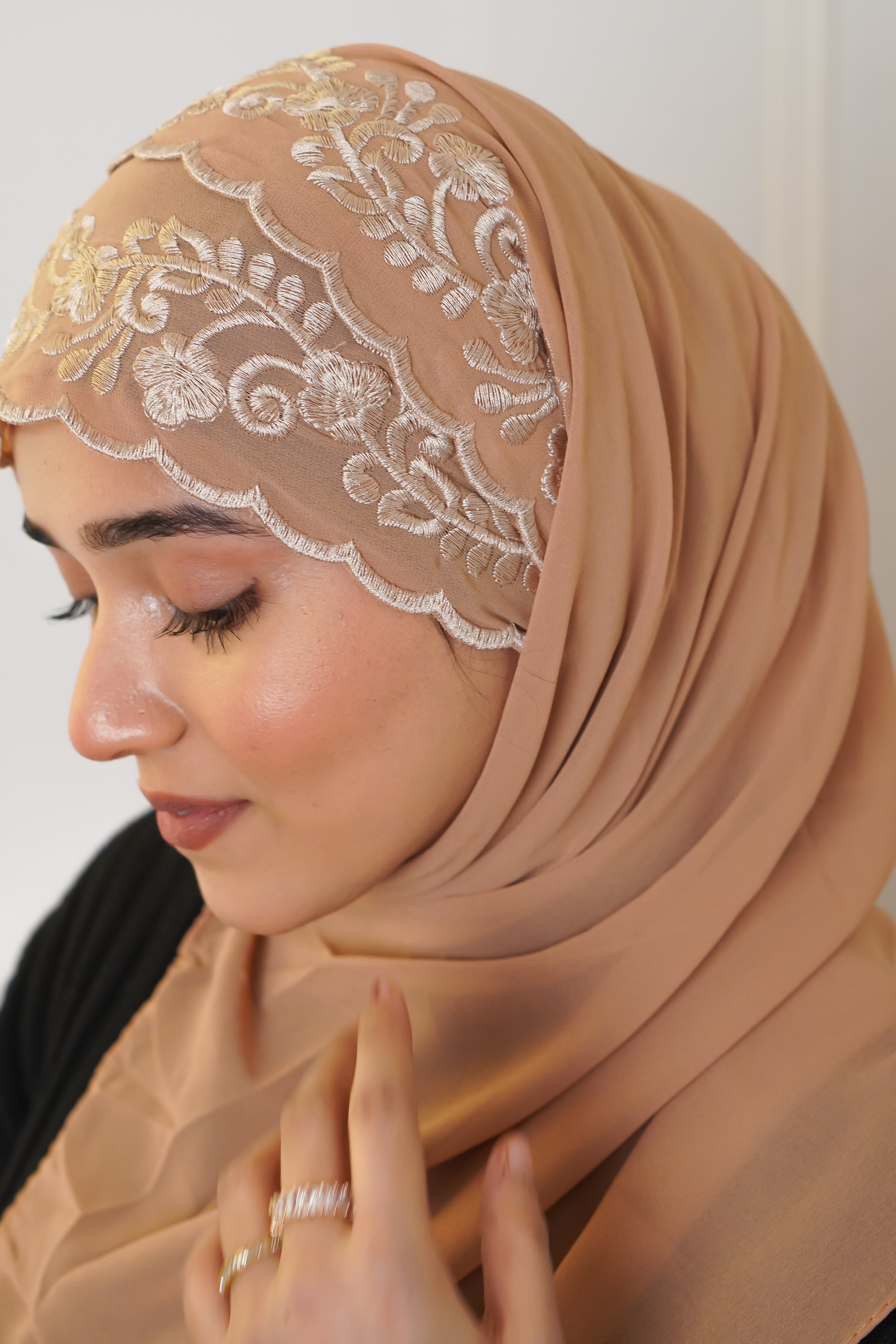 EMBROIDERED HIJAB - Peach