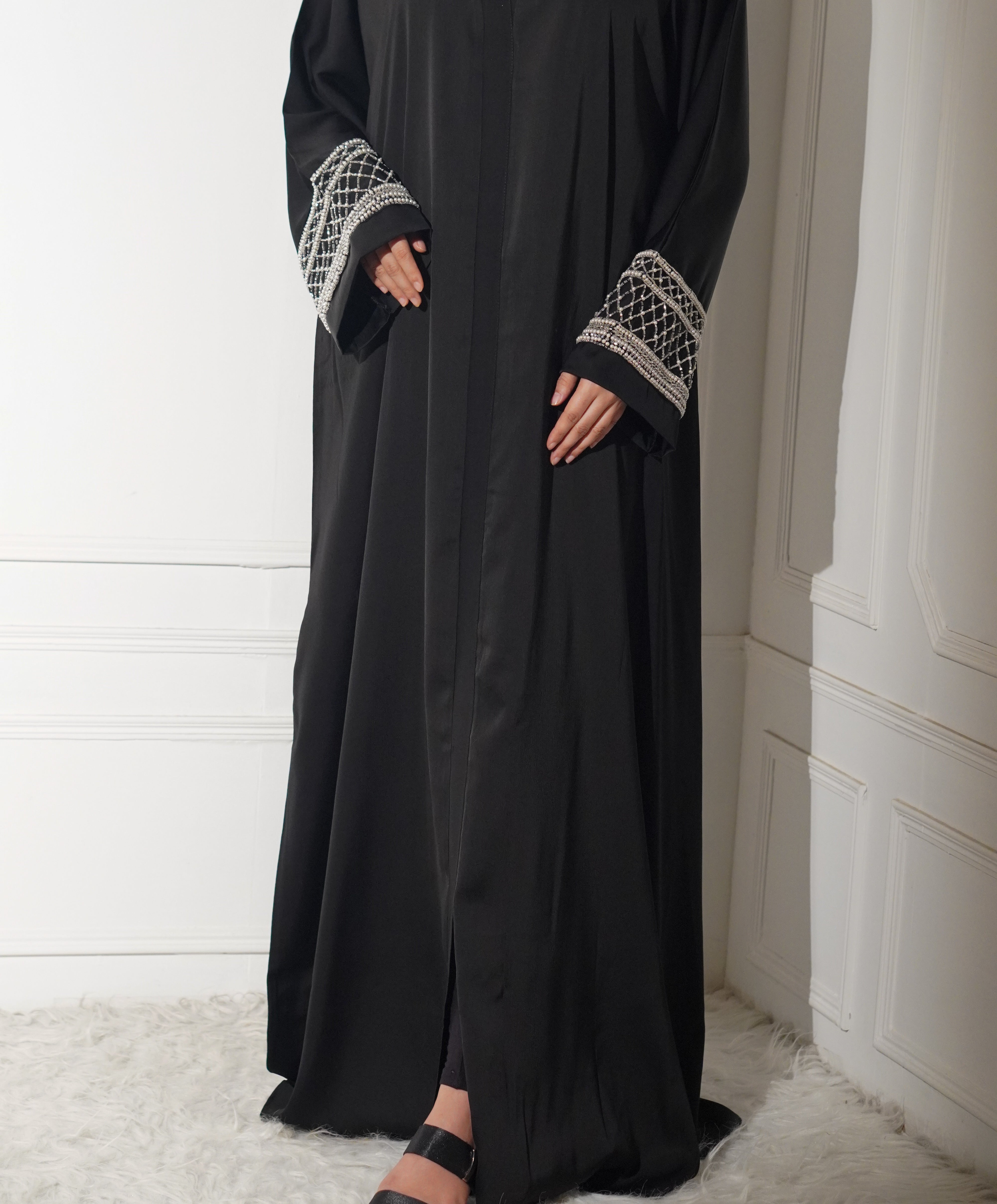 Manal Abayah - Pearl White