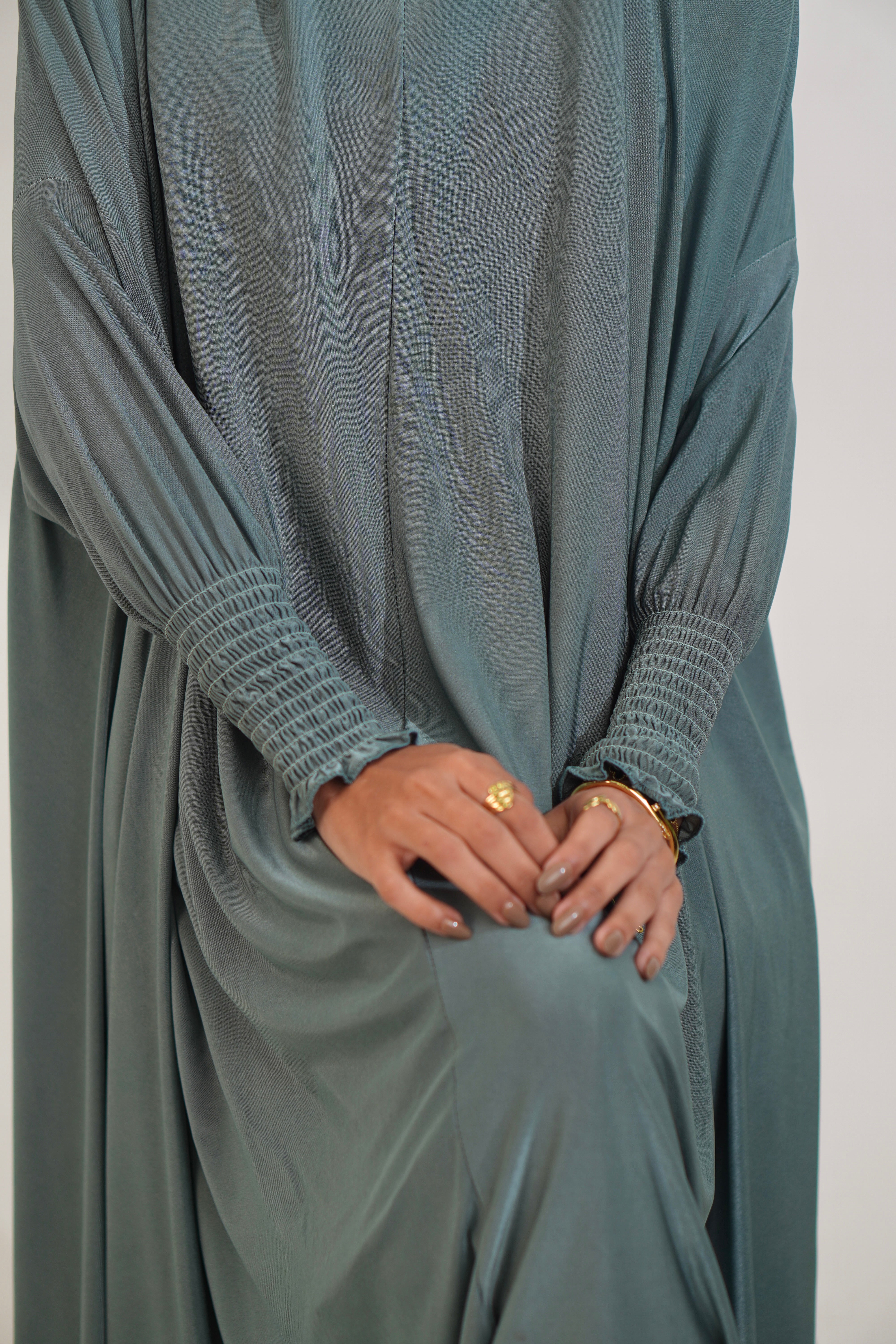 Salah Dress - Below Knee (CRUSHED SLEEVES)