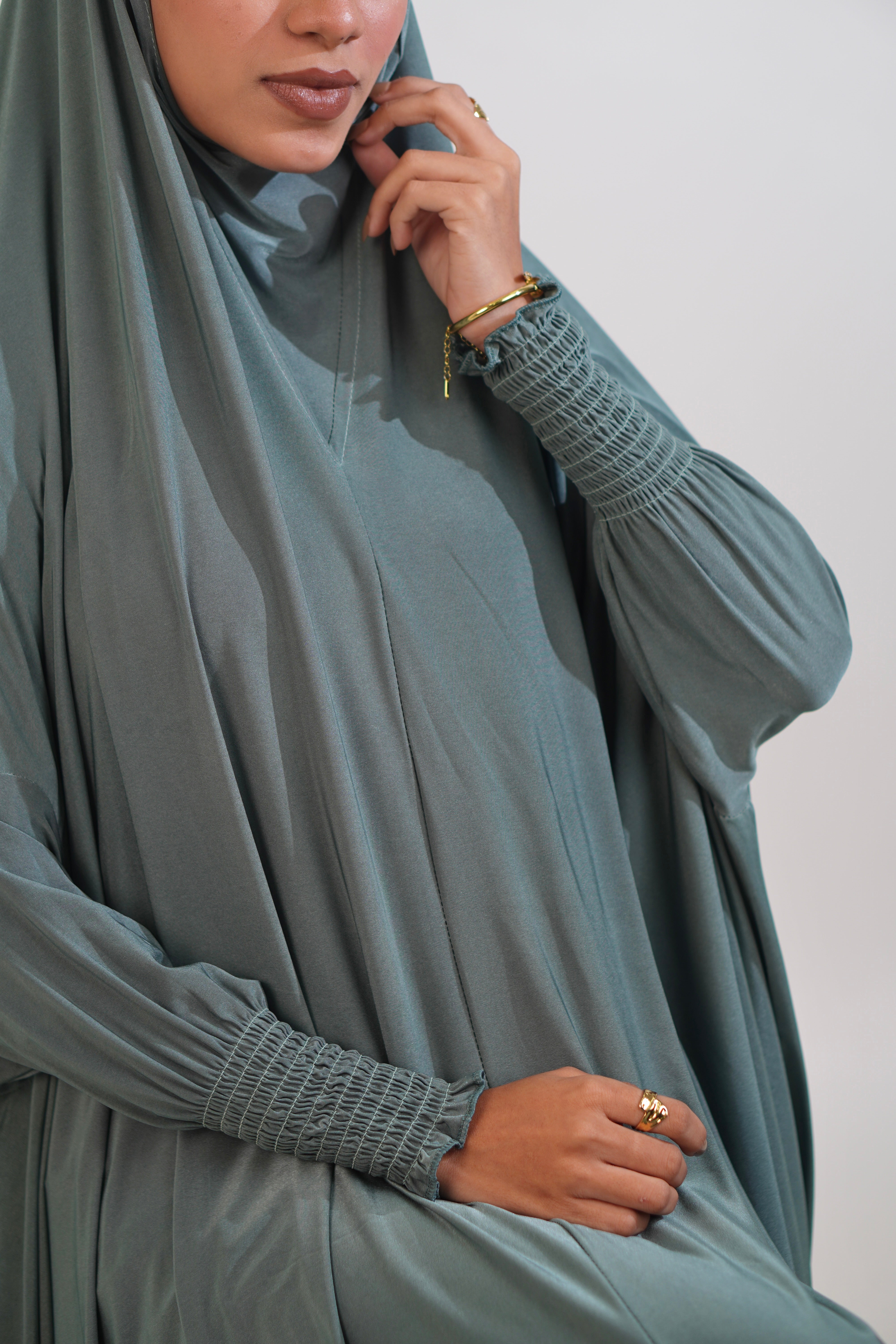 Salah Dress - Below Knee (CRUSHED SLEEVES)