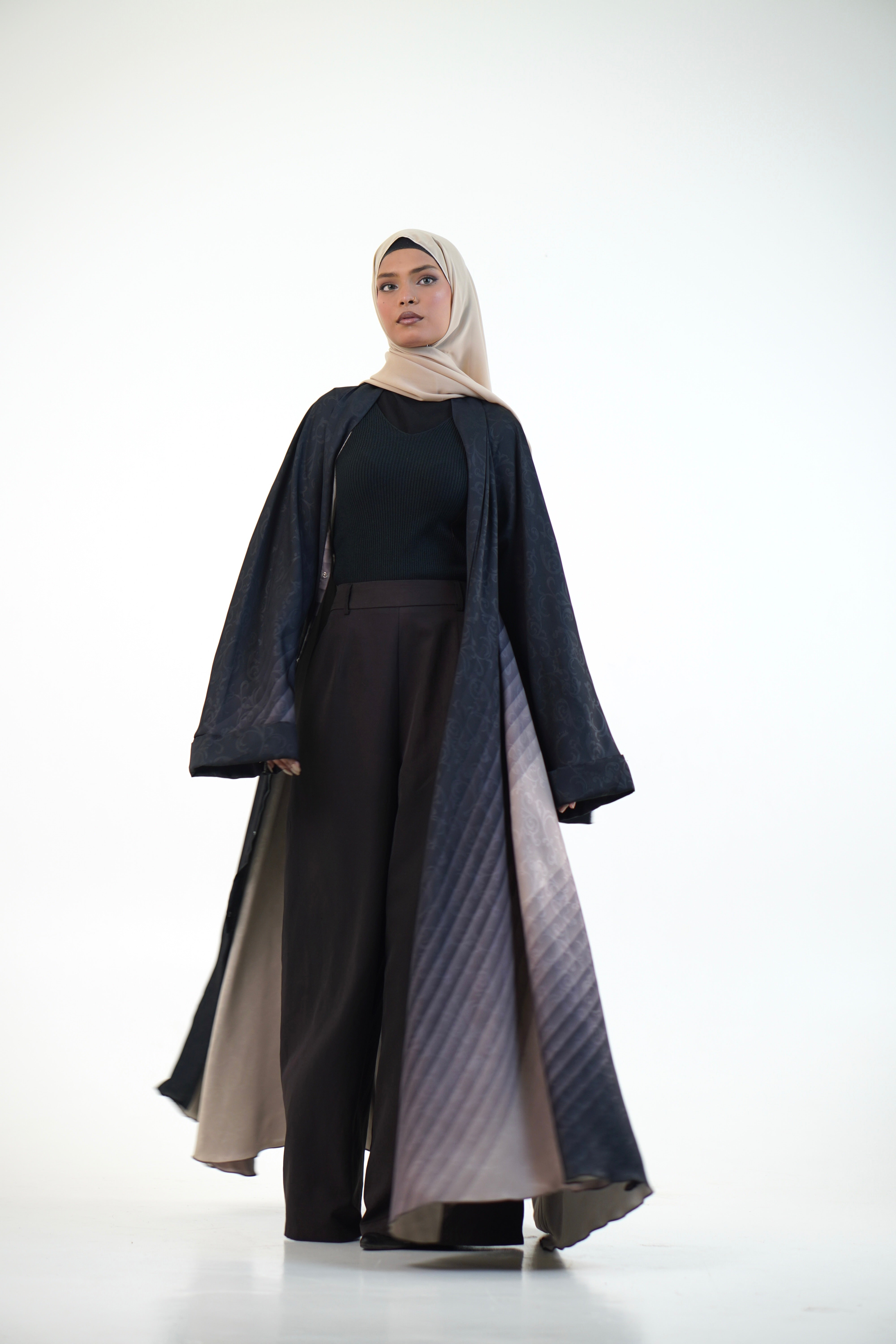 TEXTURED OMBRE PLEATED ABAYAH