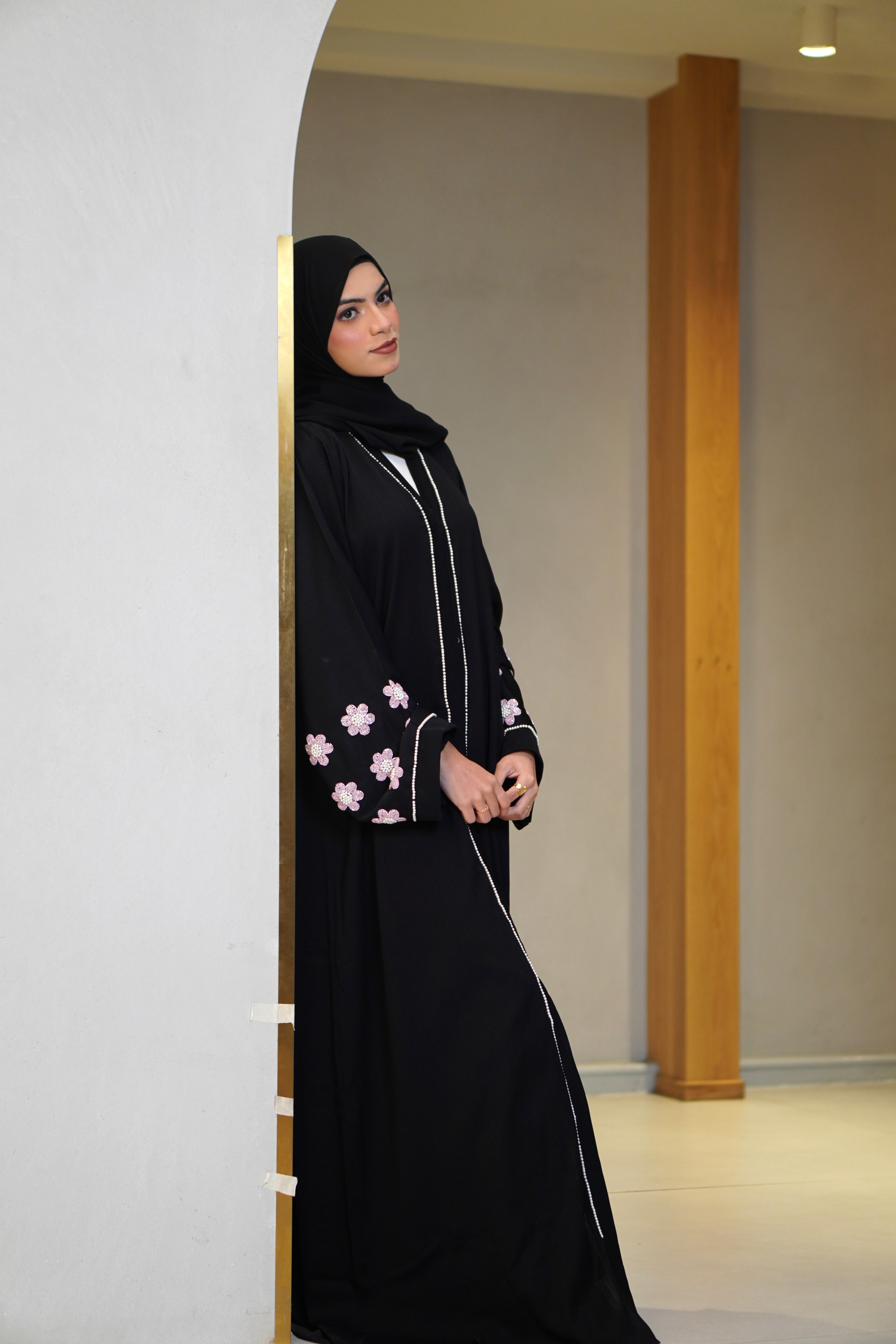 Pearl Noir Abayah