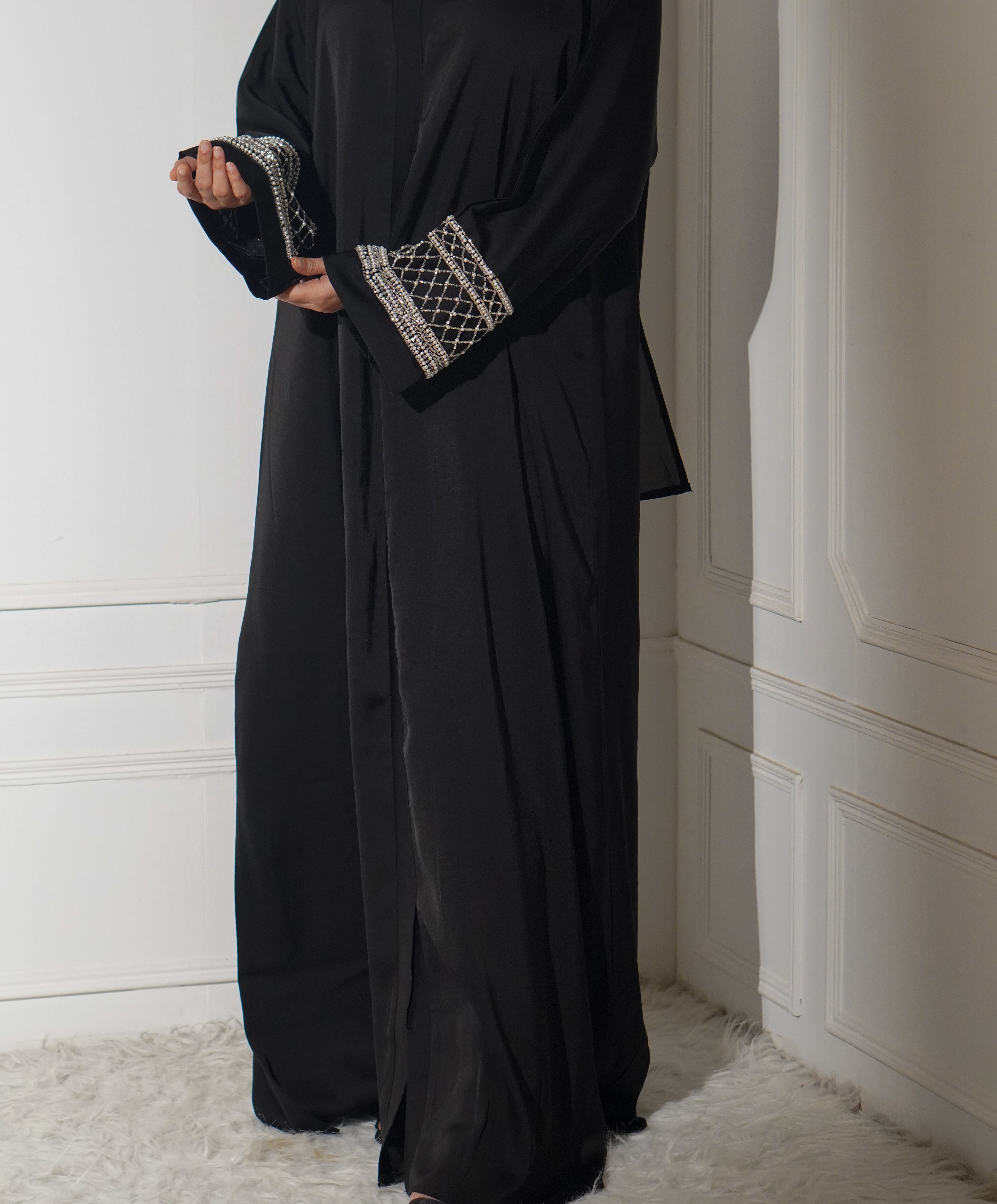 Manal Abayah - Pearl White