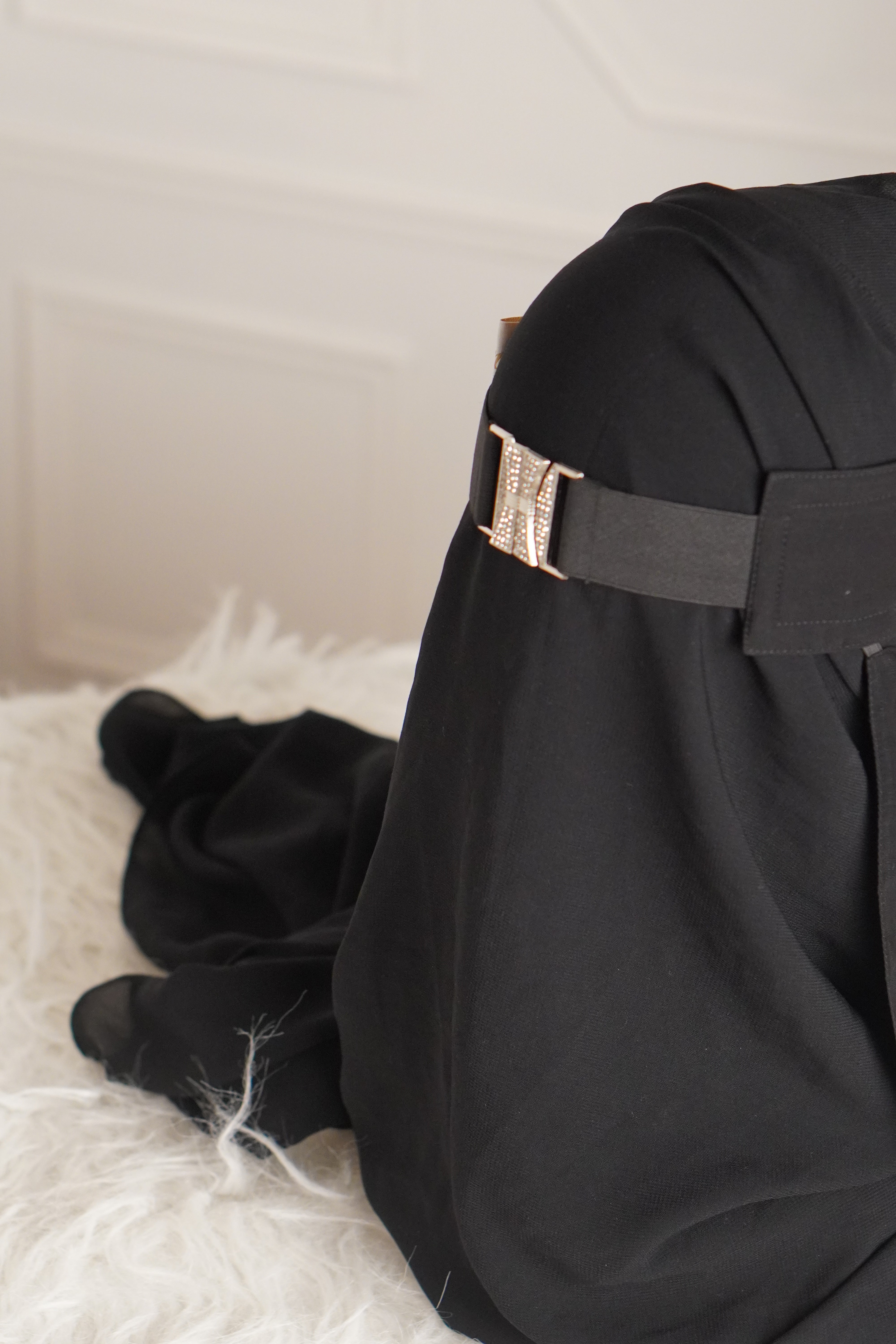 BUCKLE NIQAAB