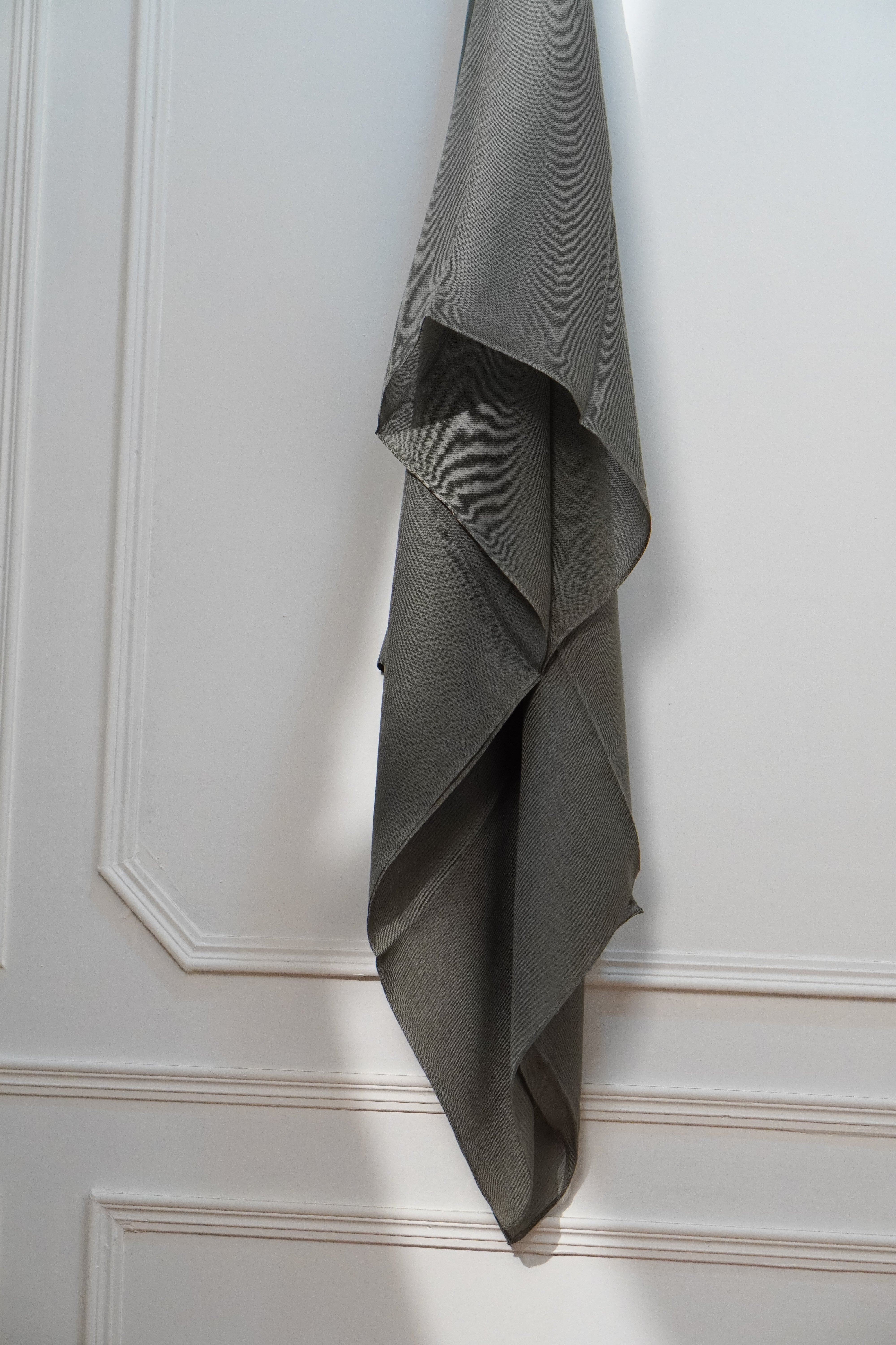 Modal Hijab #18 Charcoal Grey