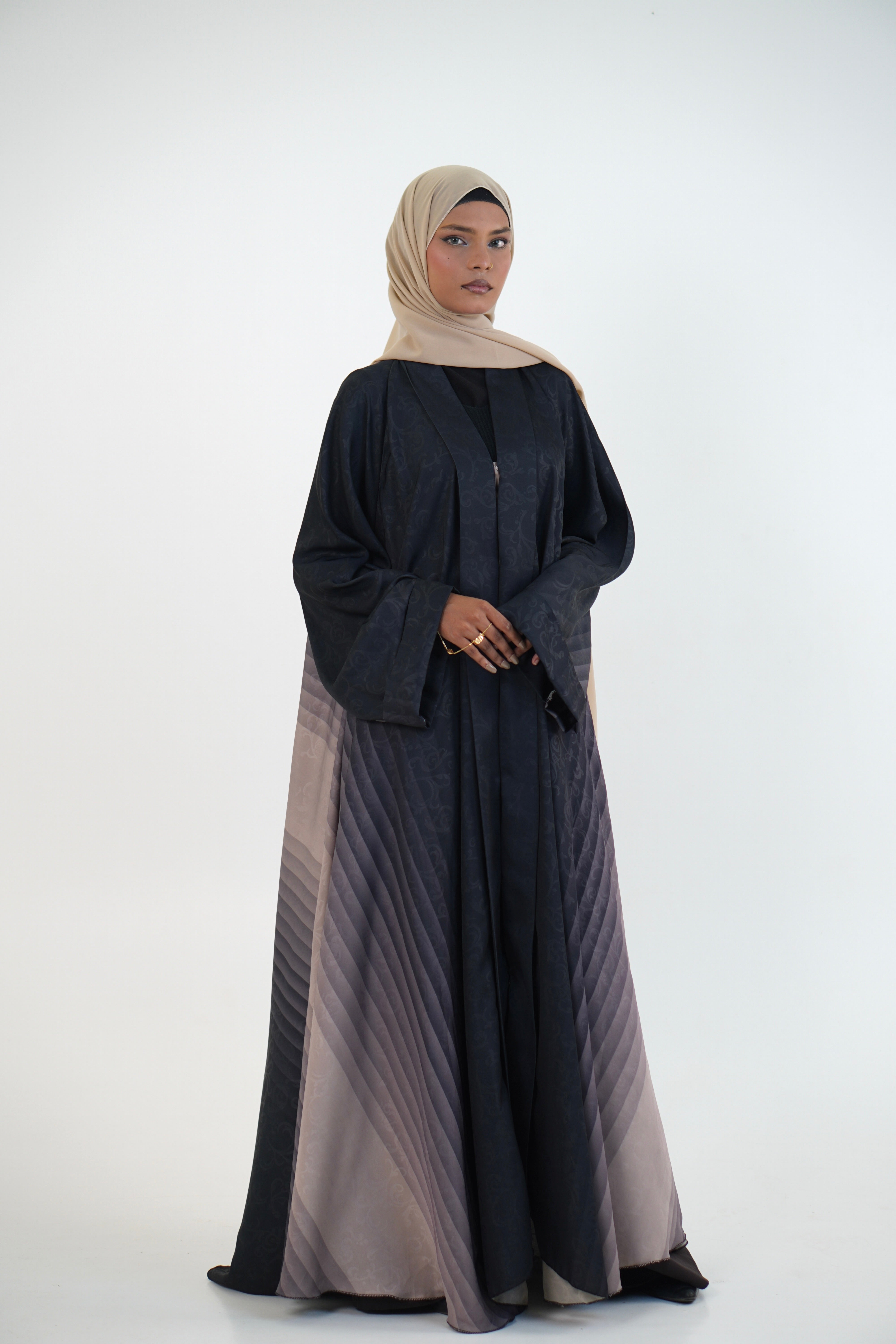 TEXTURED OMBRE PLEATED ABAYAH