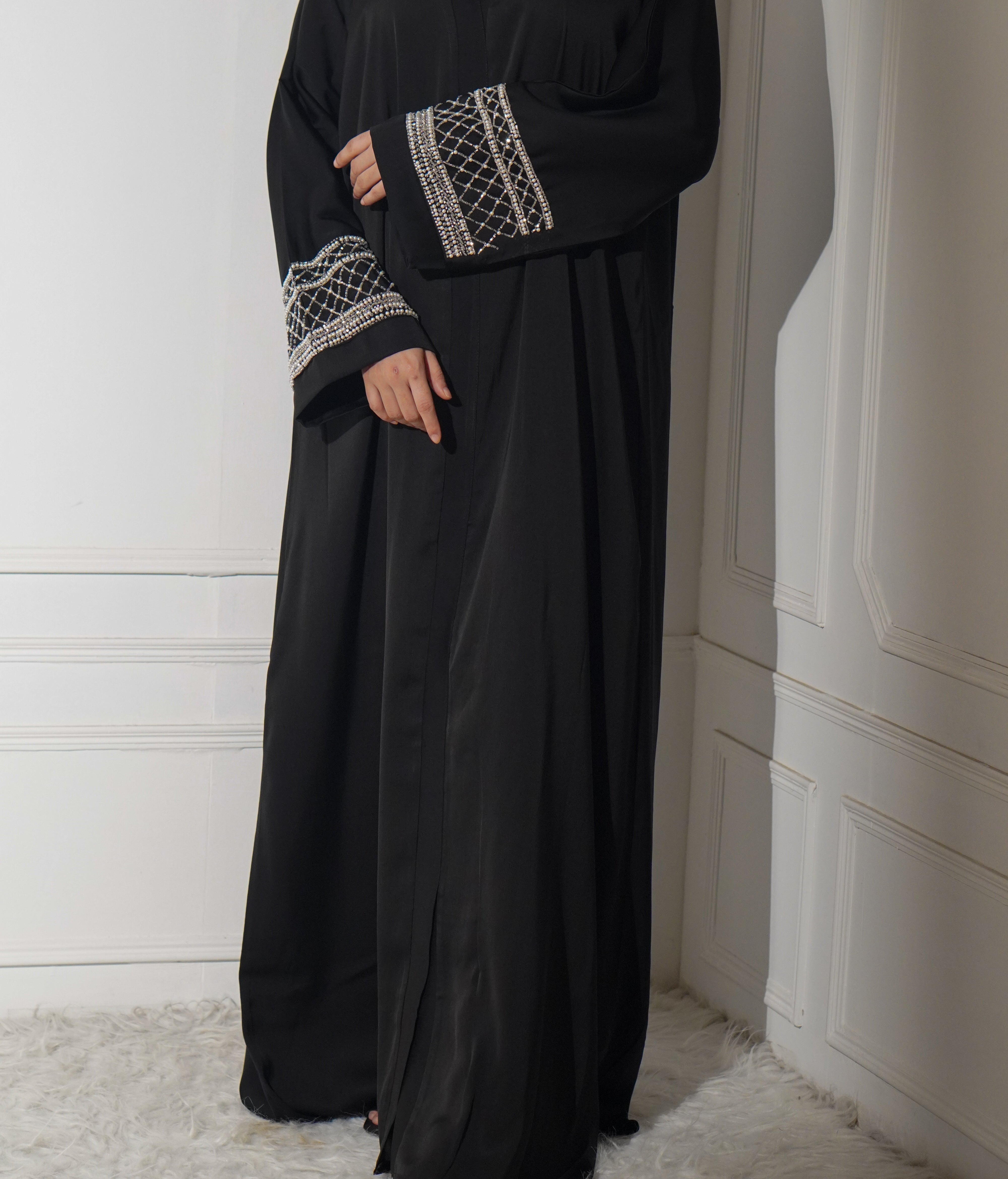 Manal Abayah - Pearl White