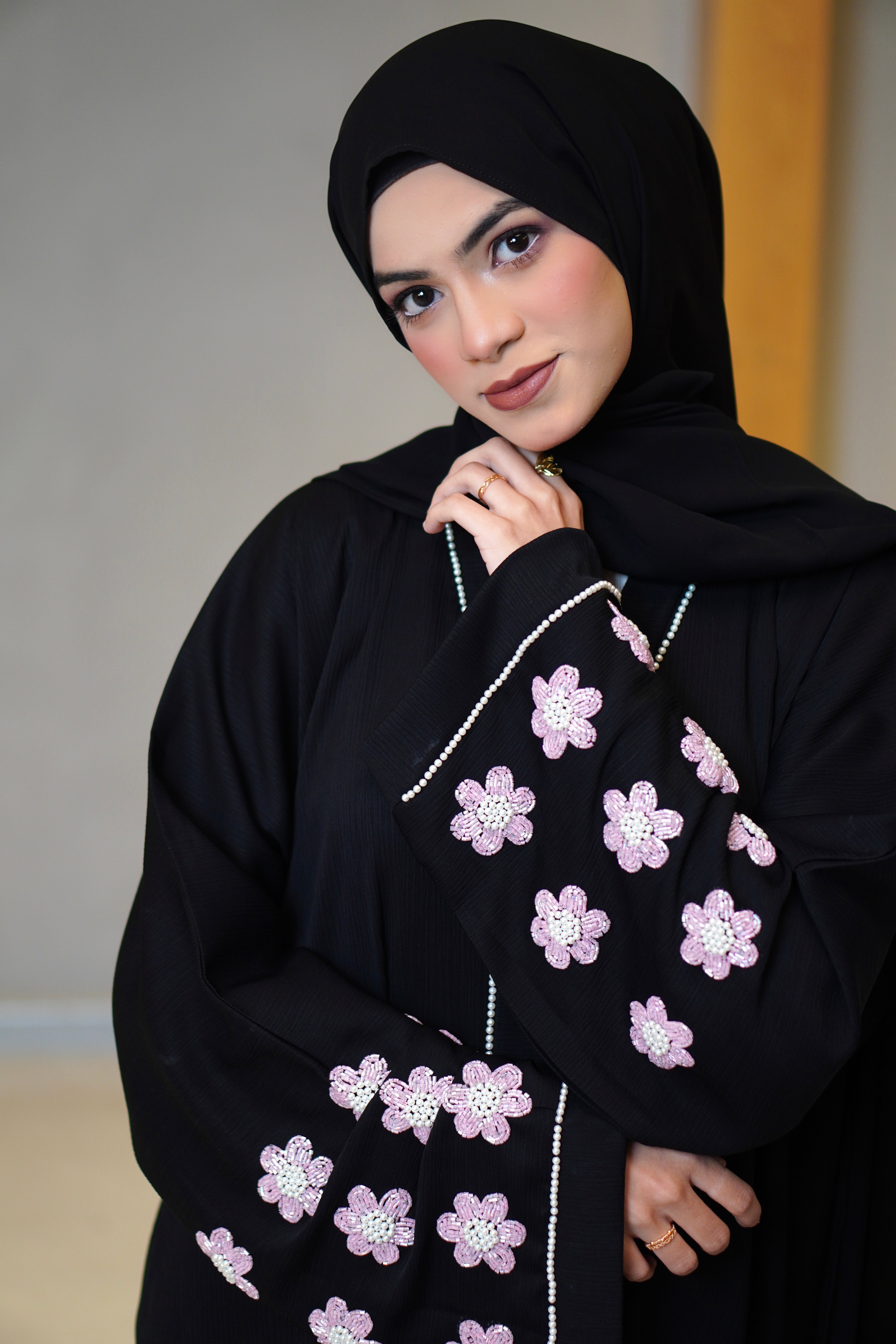 Pearl Noir Abayah