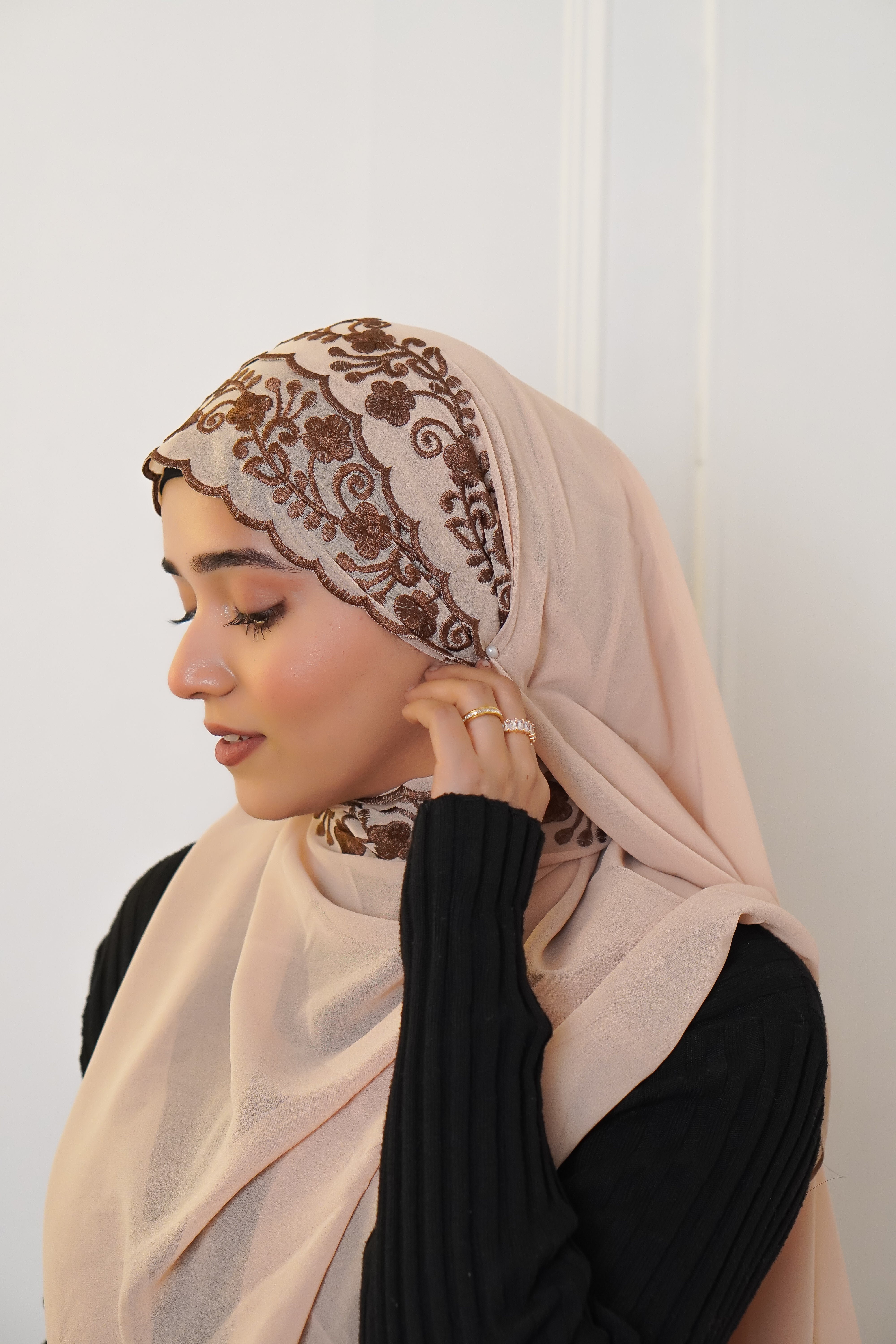 EMBROIDERED HIJAB - Brown