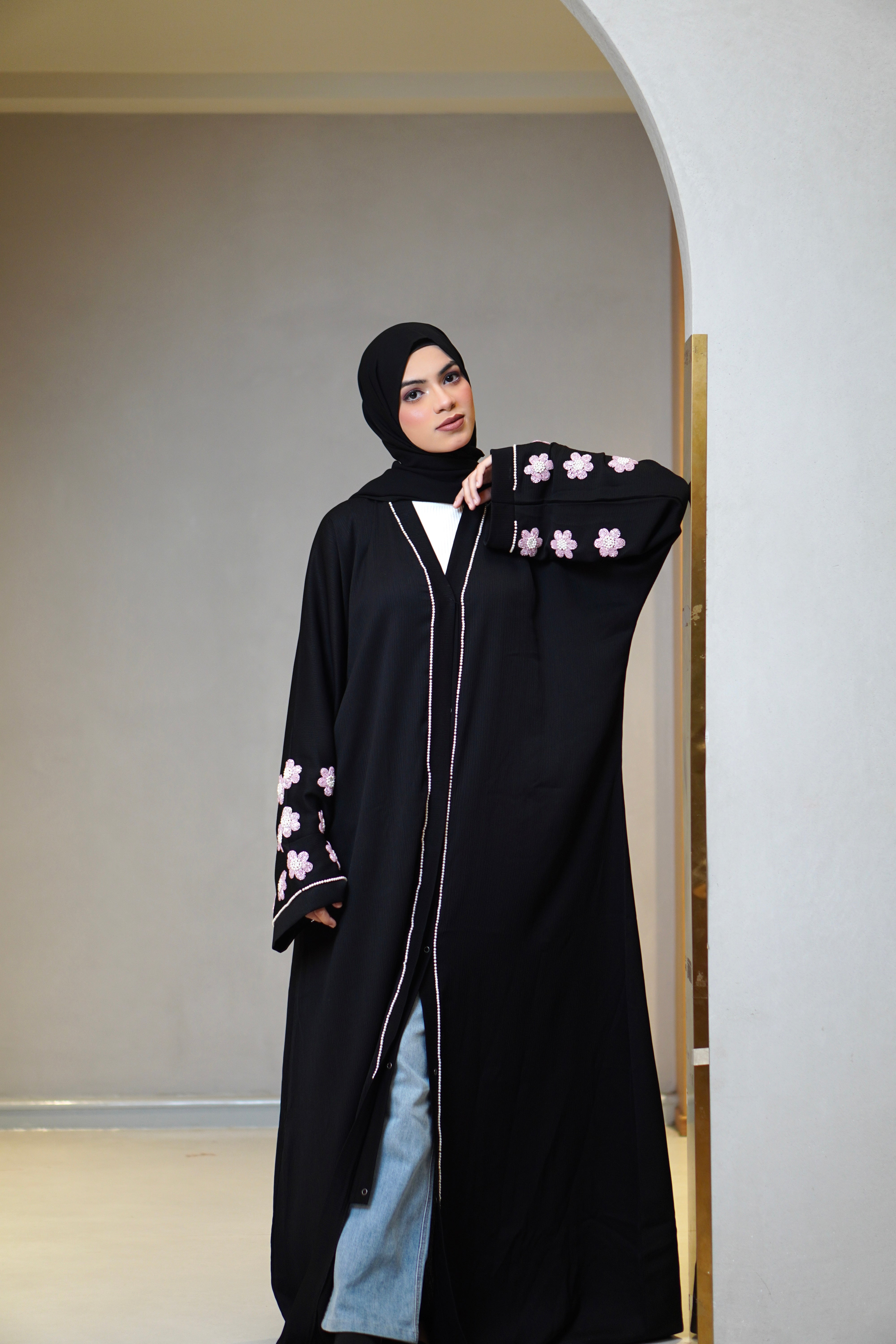Pearl Noir Abayah
