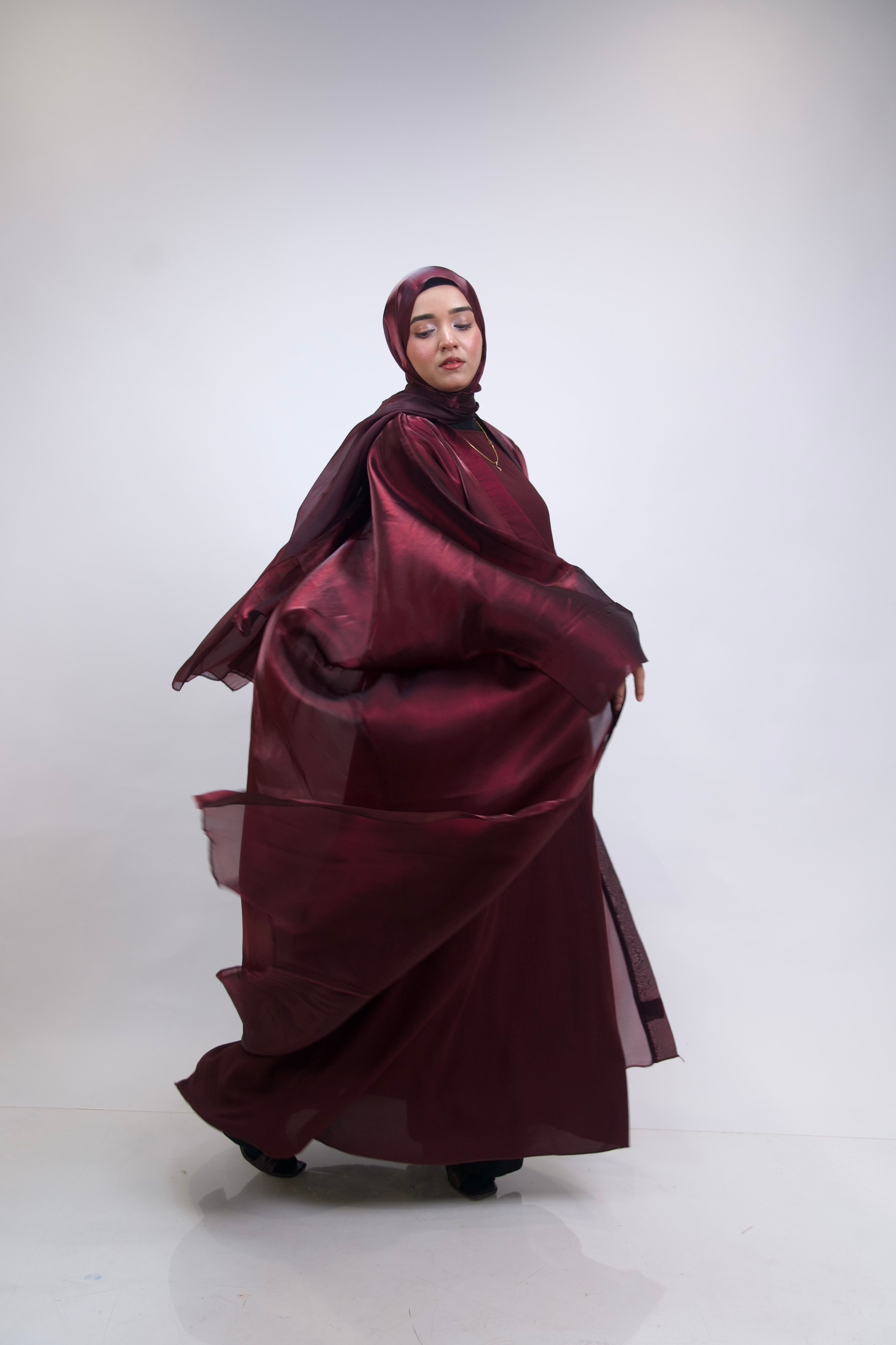 KHALEEJI ABAYAH - CHERRY MAROON