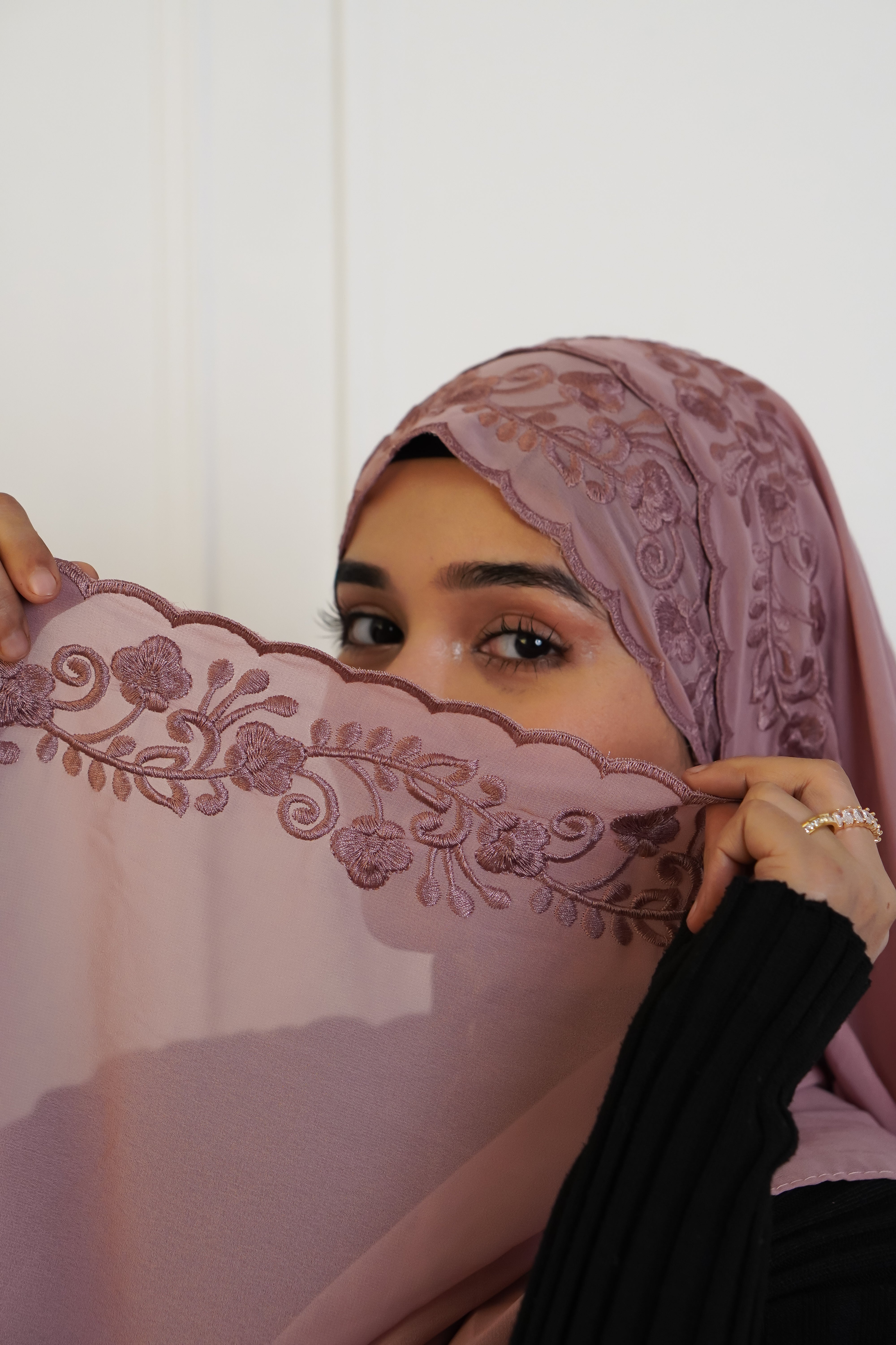 EMBROIDERED HIJAB - Pink