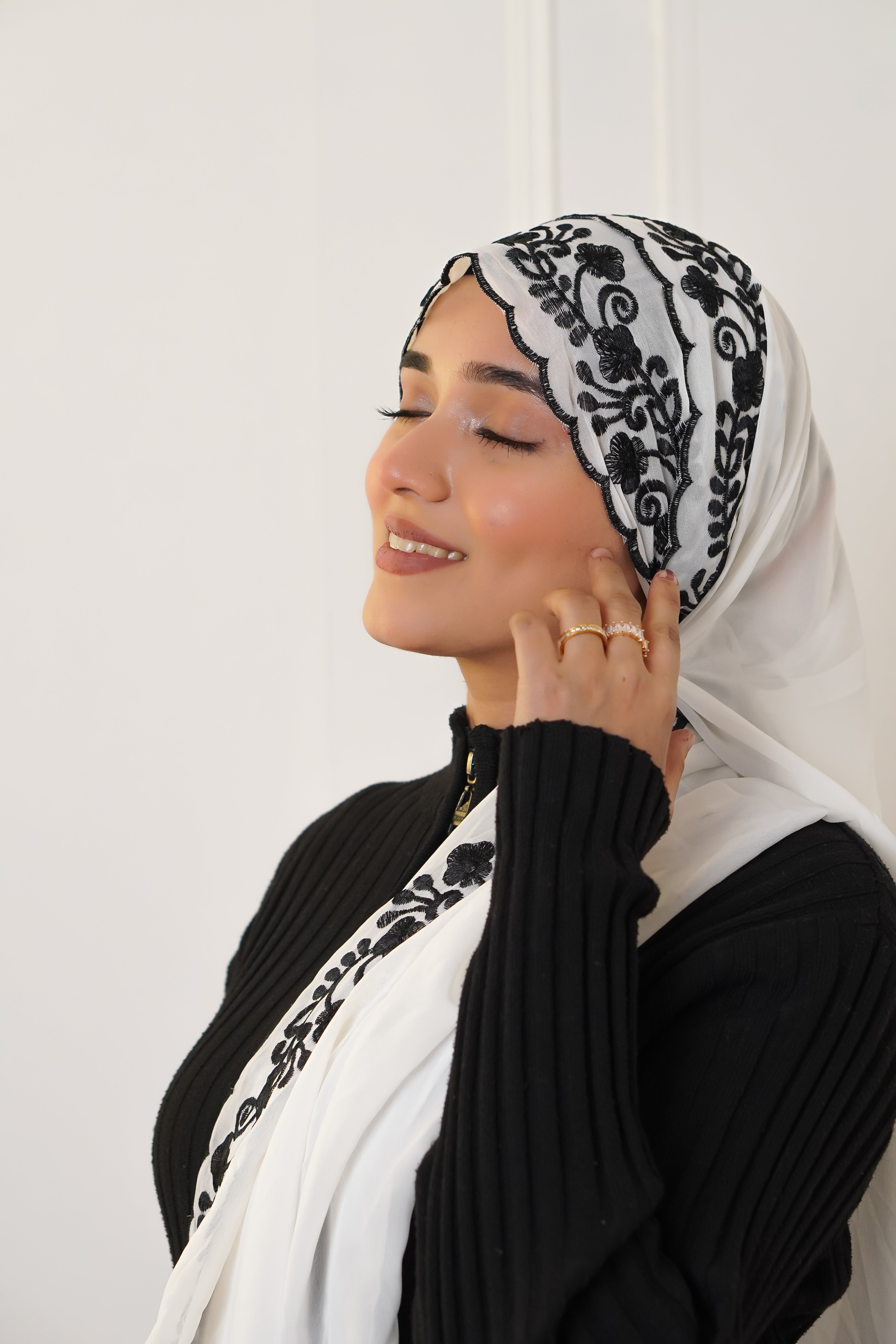 EMBROIDERED HIJAB - White