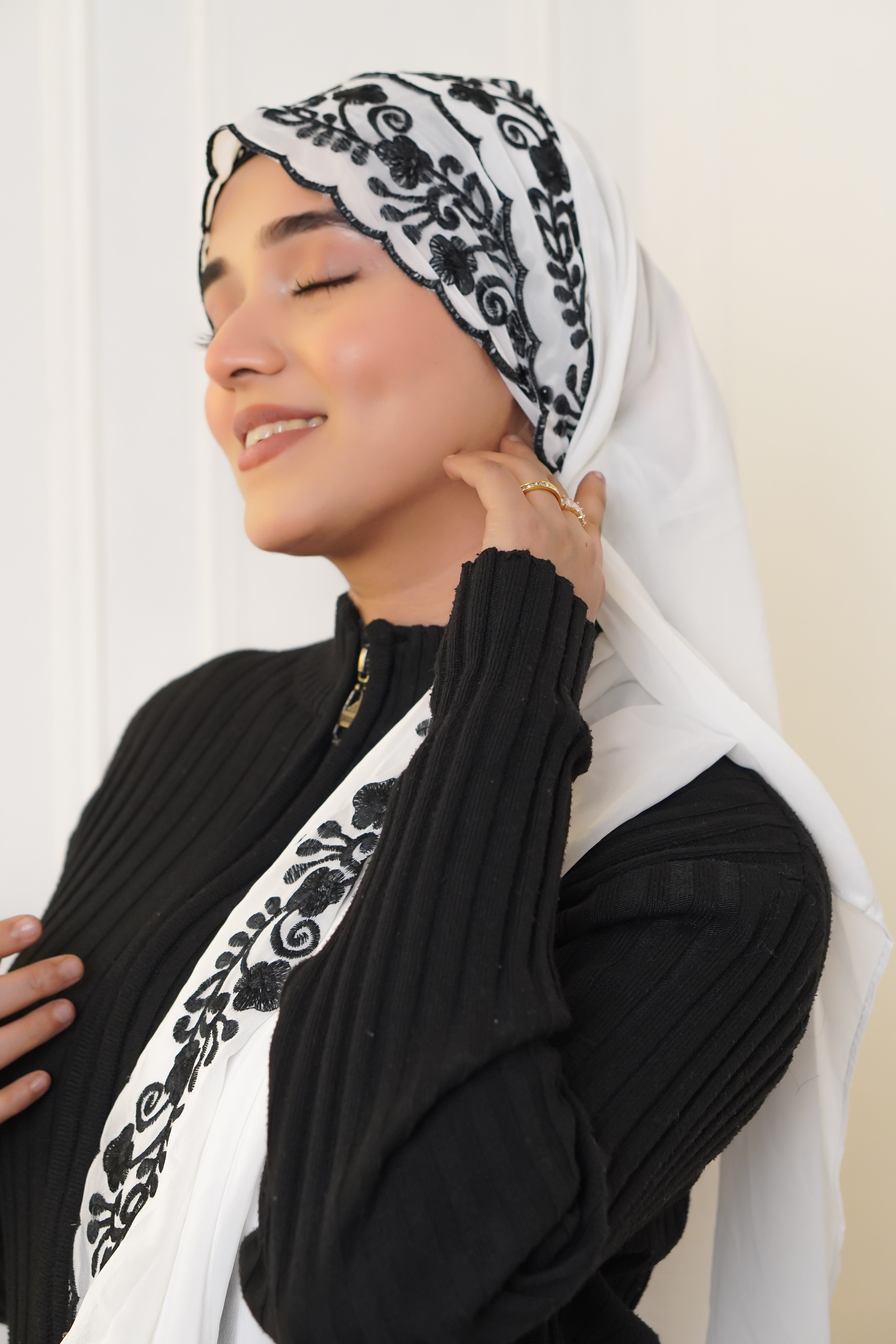 EMBROIDERED HIJAB - White