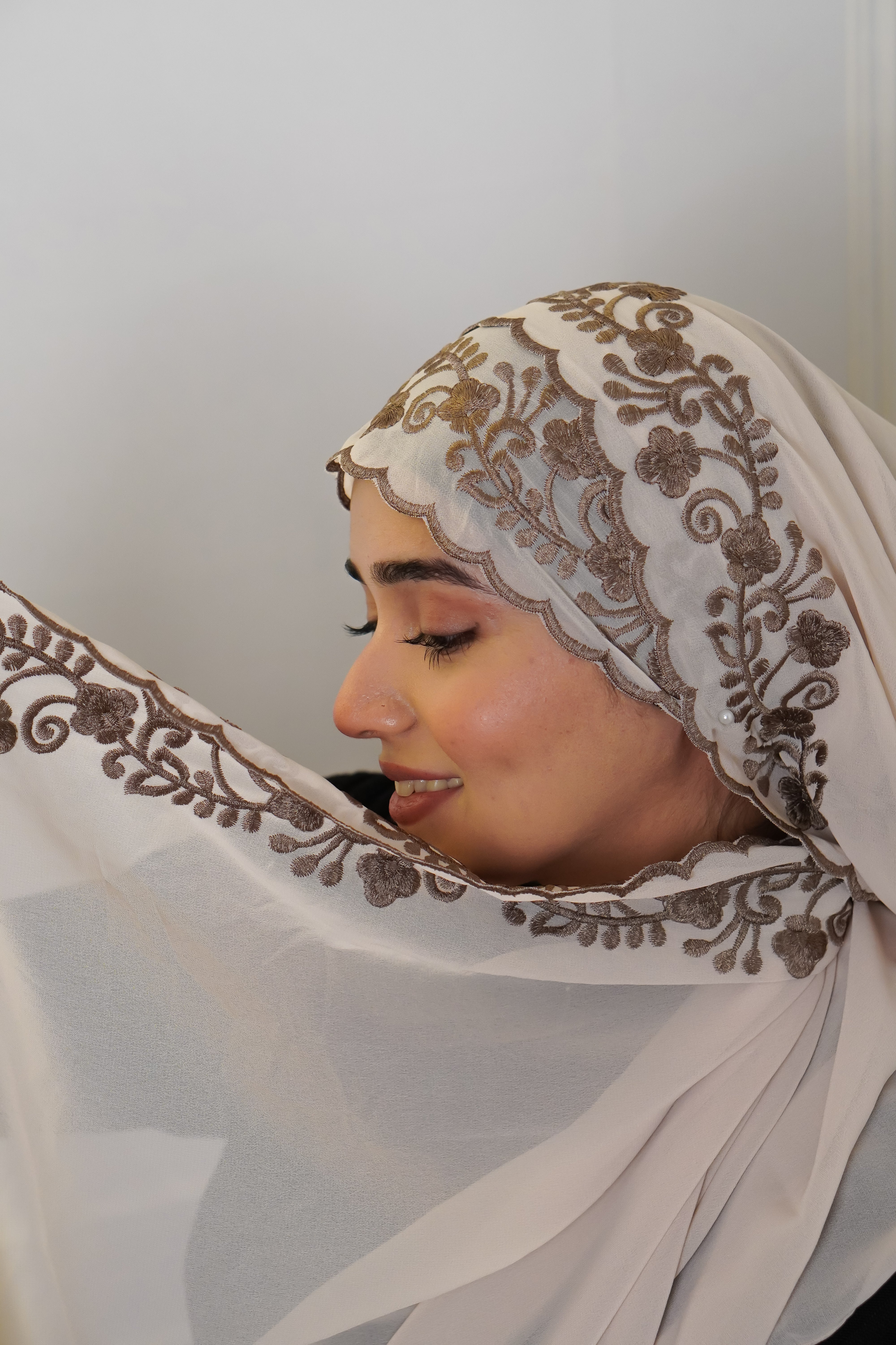 EMBROIDERED HIJAB - Crème