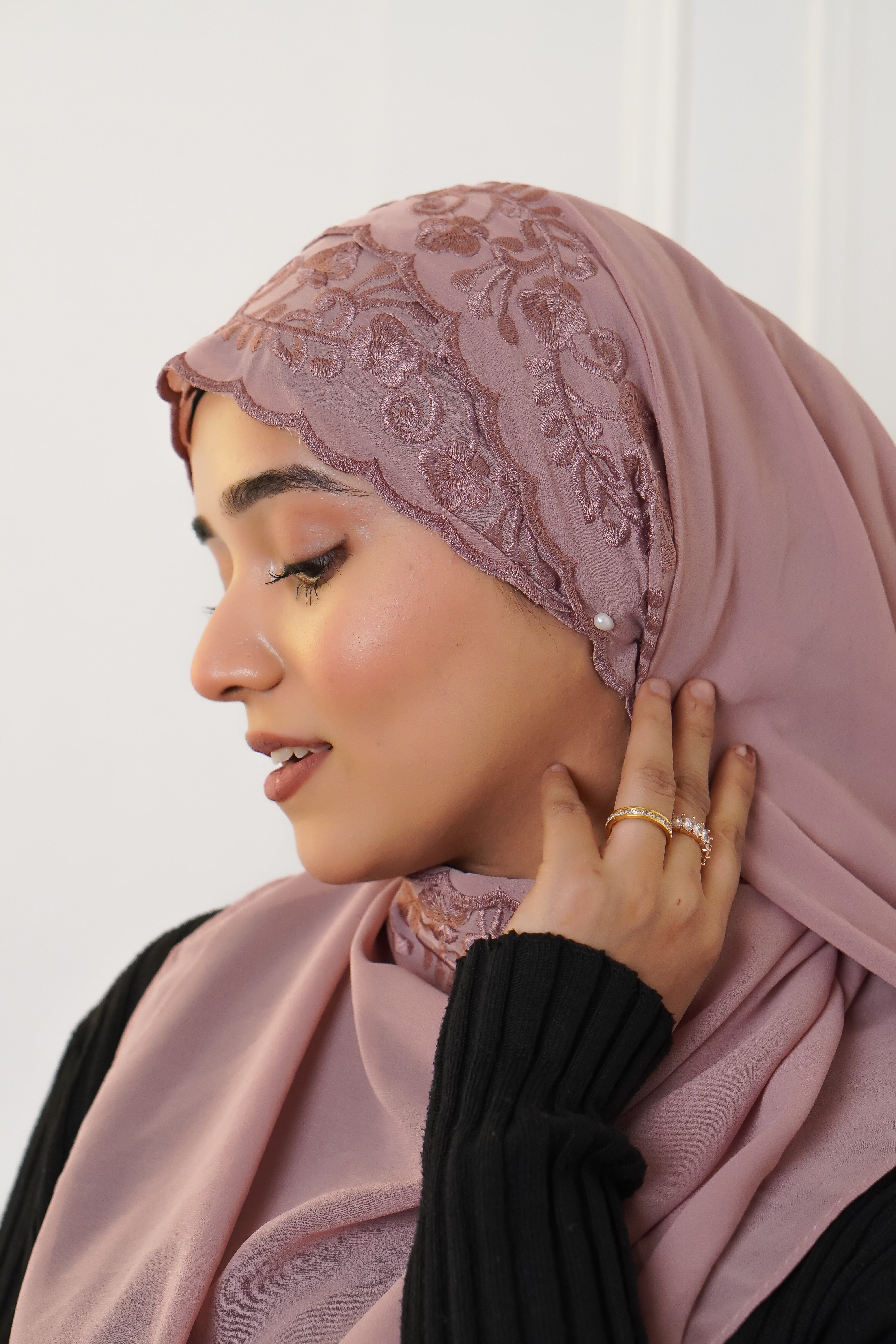 EMBROIDERED HIJAB - Pink