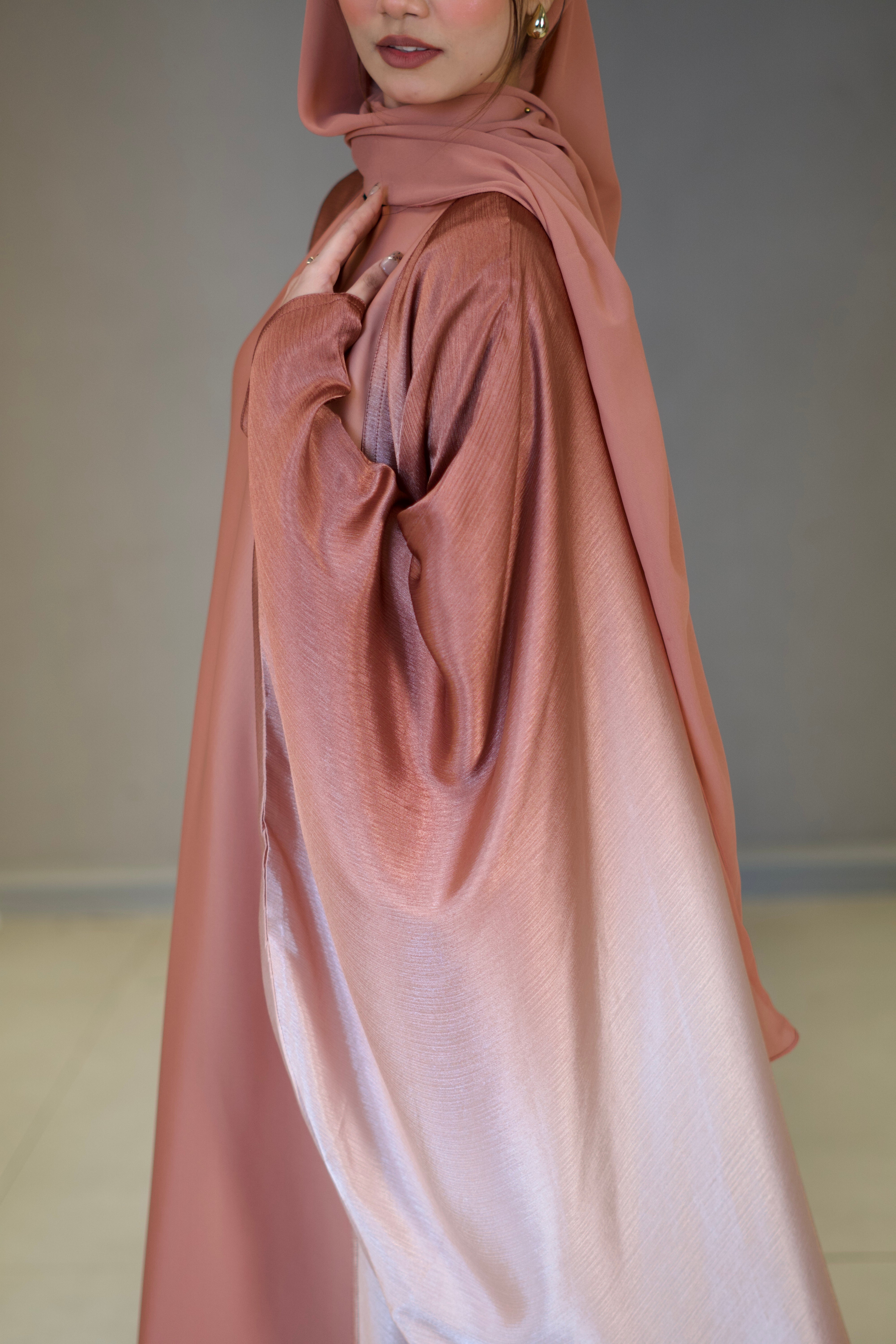 Amelia Ombre Abayah - Aurora