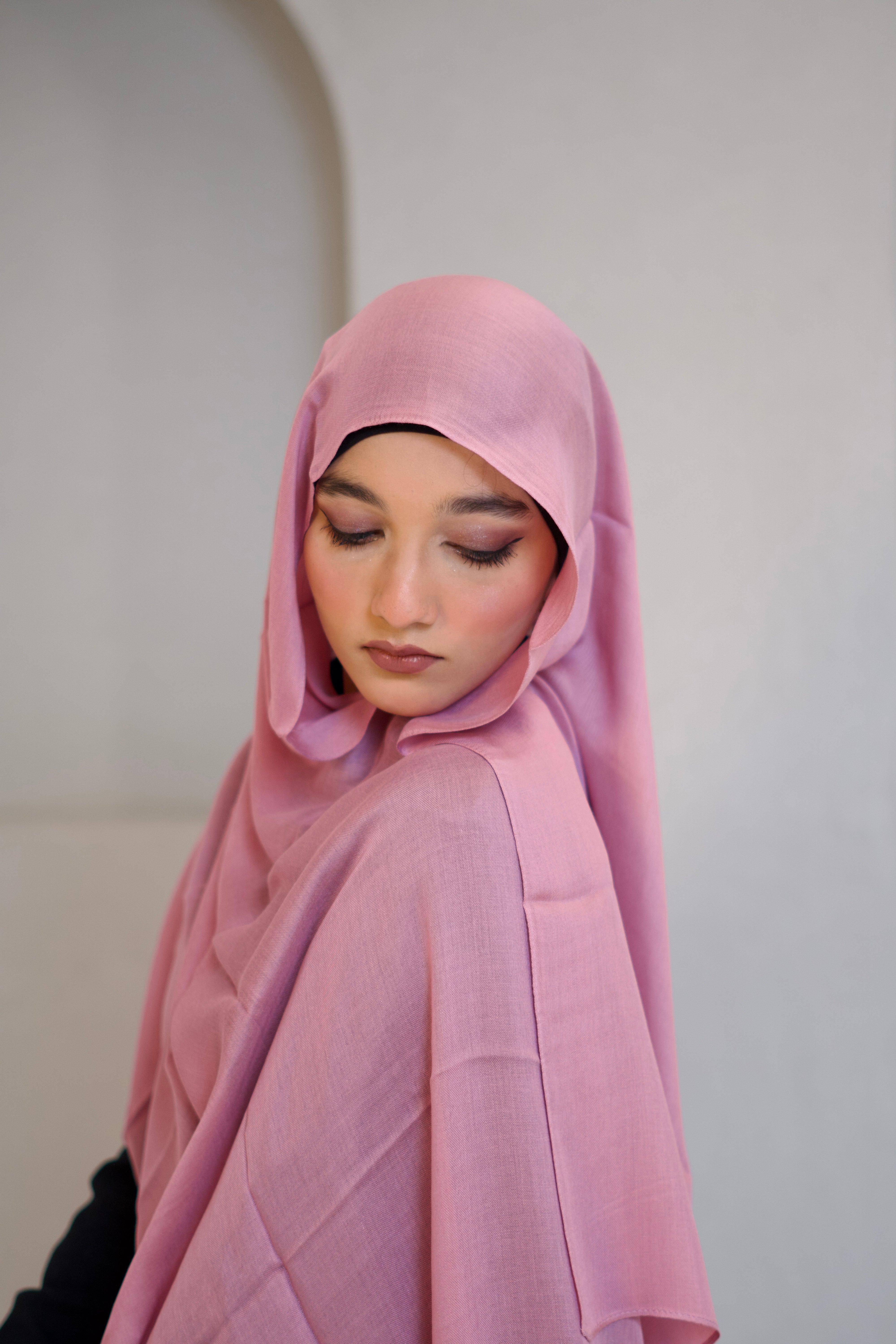 Modal Hijab #35 Barbie Pink
