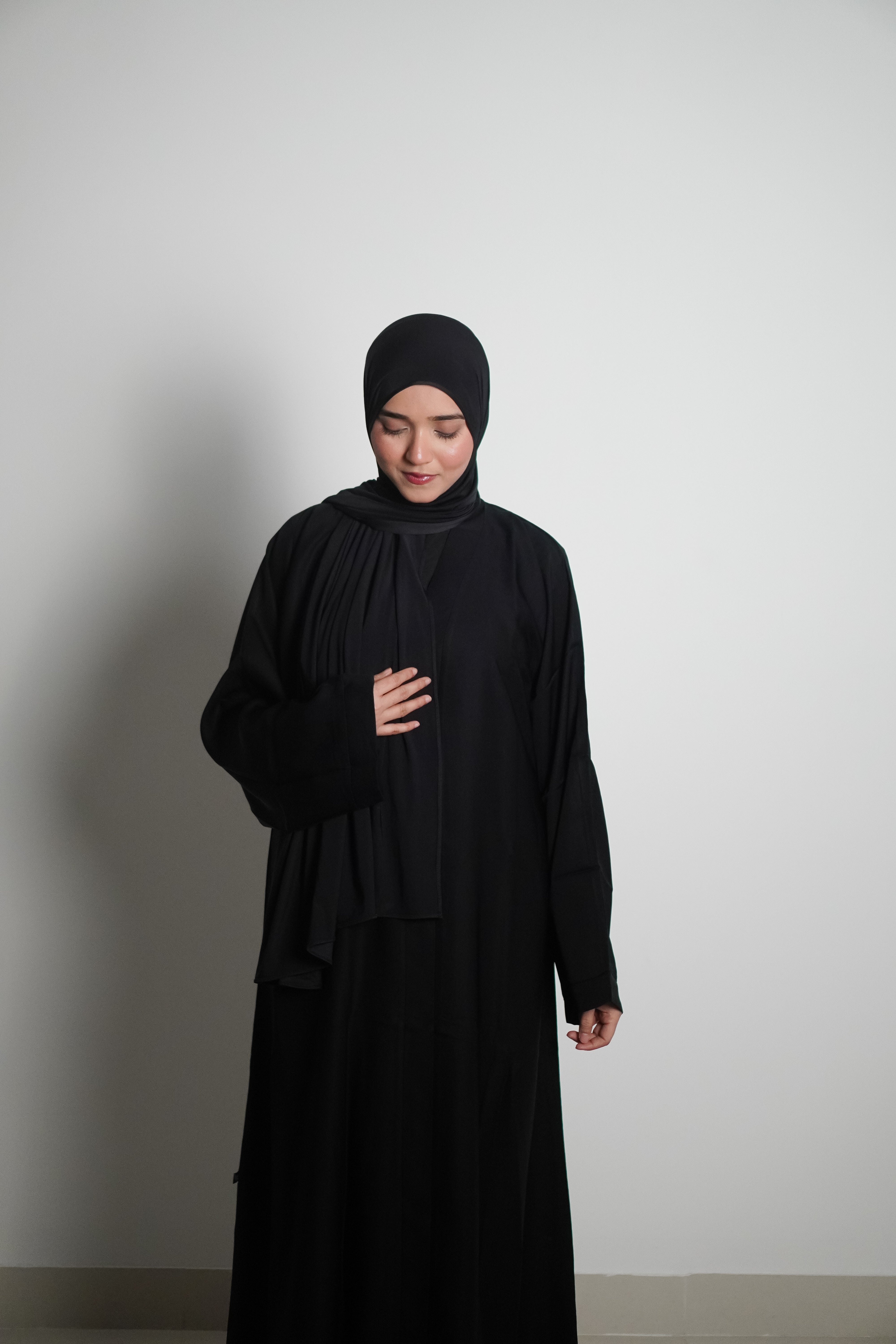 Classic Black Abayah 2.0
