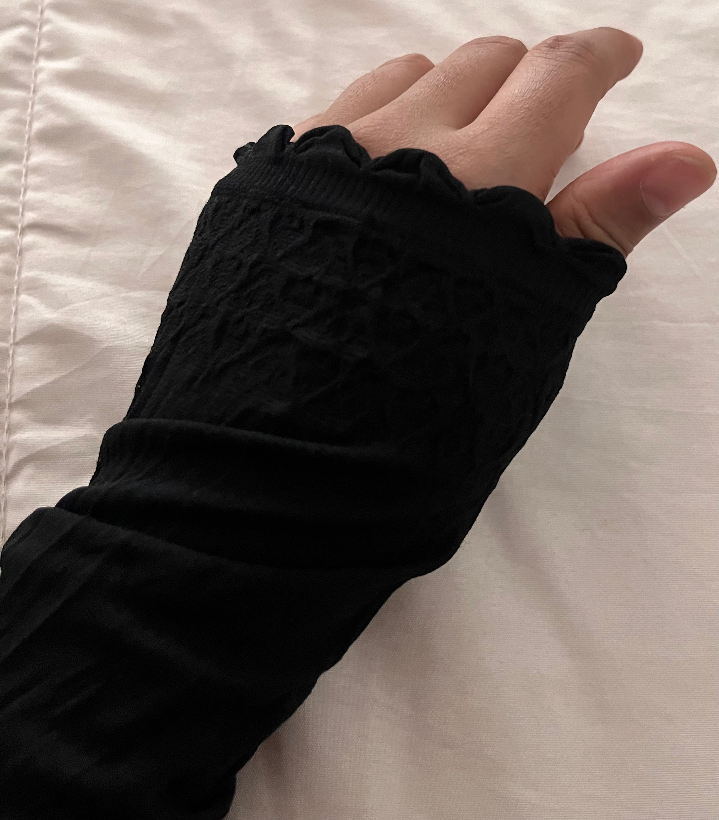 SLEEVES EXTENSION - Cut Work