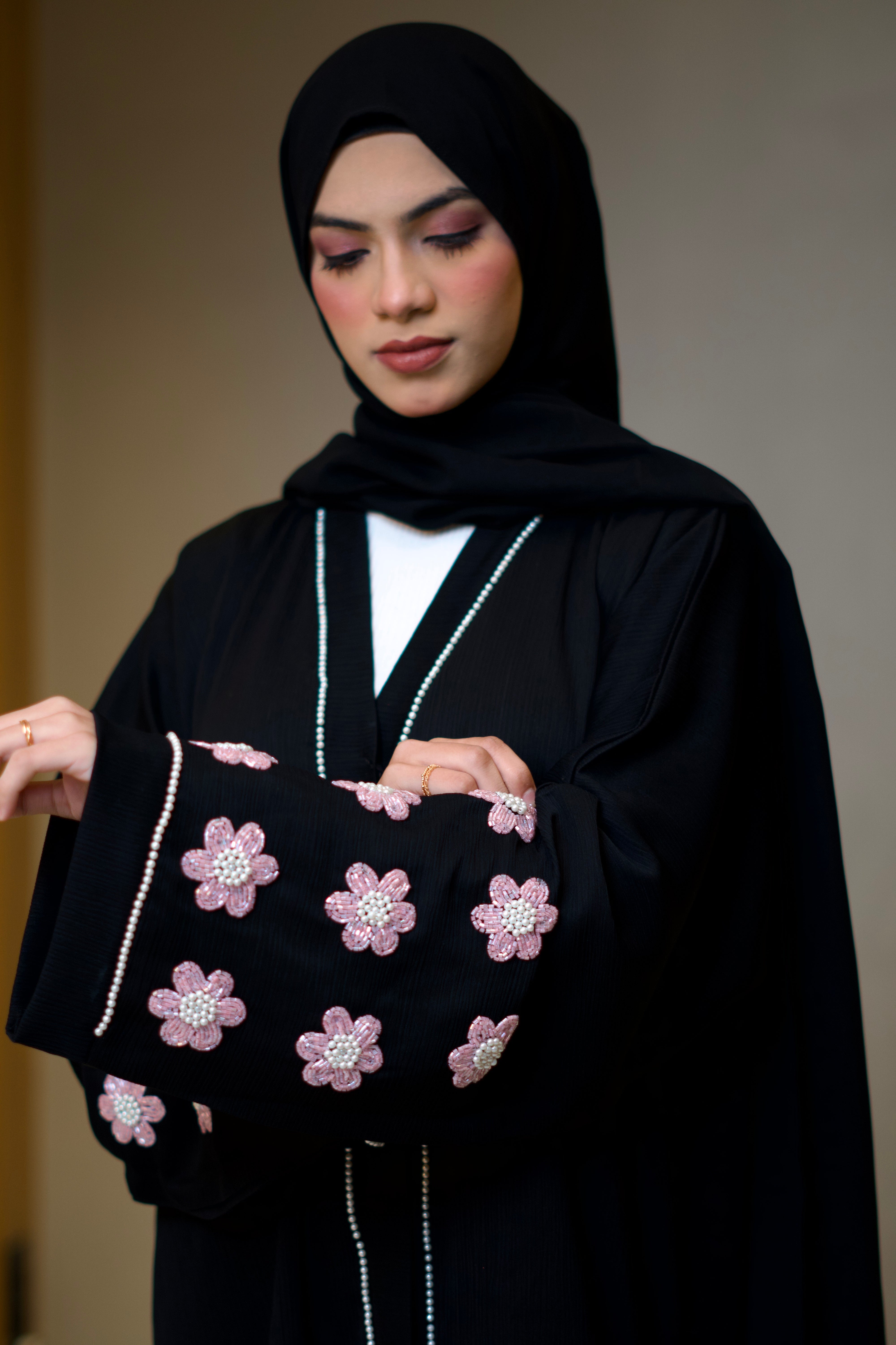 Pearl Noir Abayah