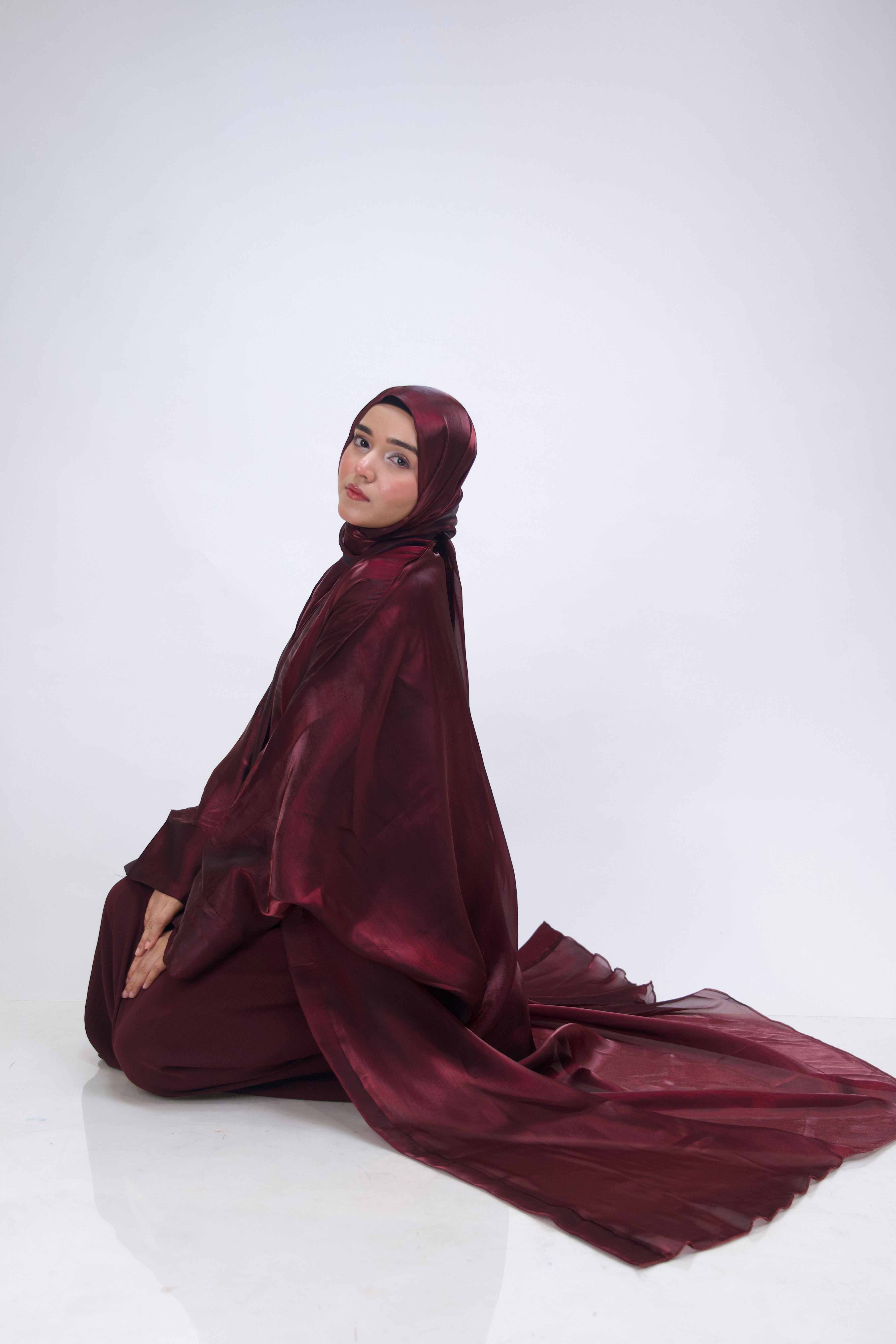 KHALEEJI ABAYAH - CHERRY MAROON