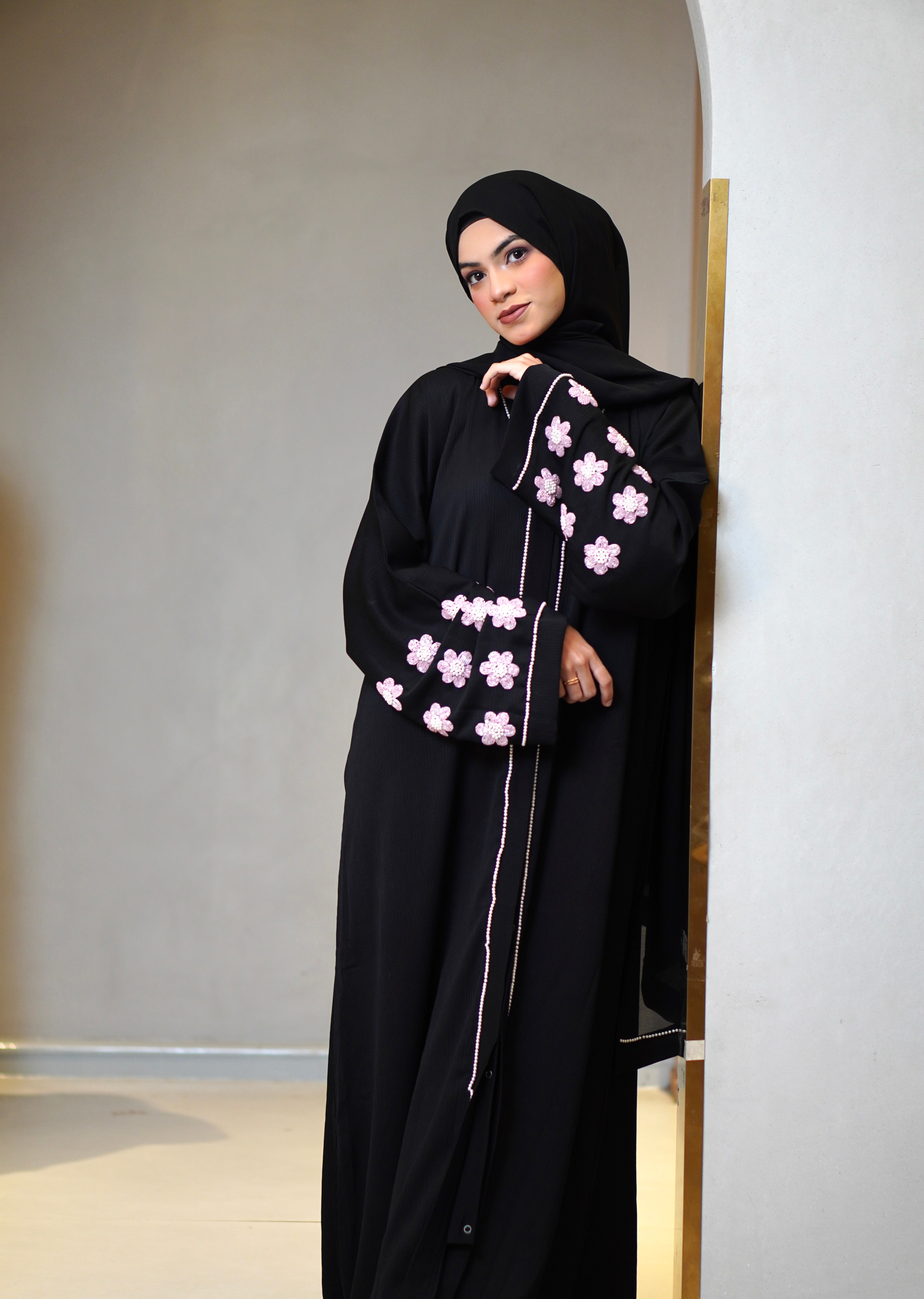 Pearl Noir Abayah