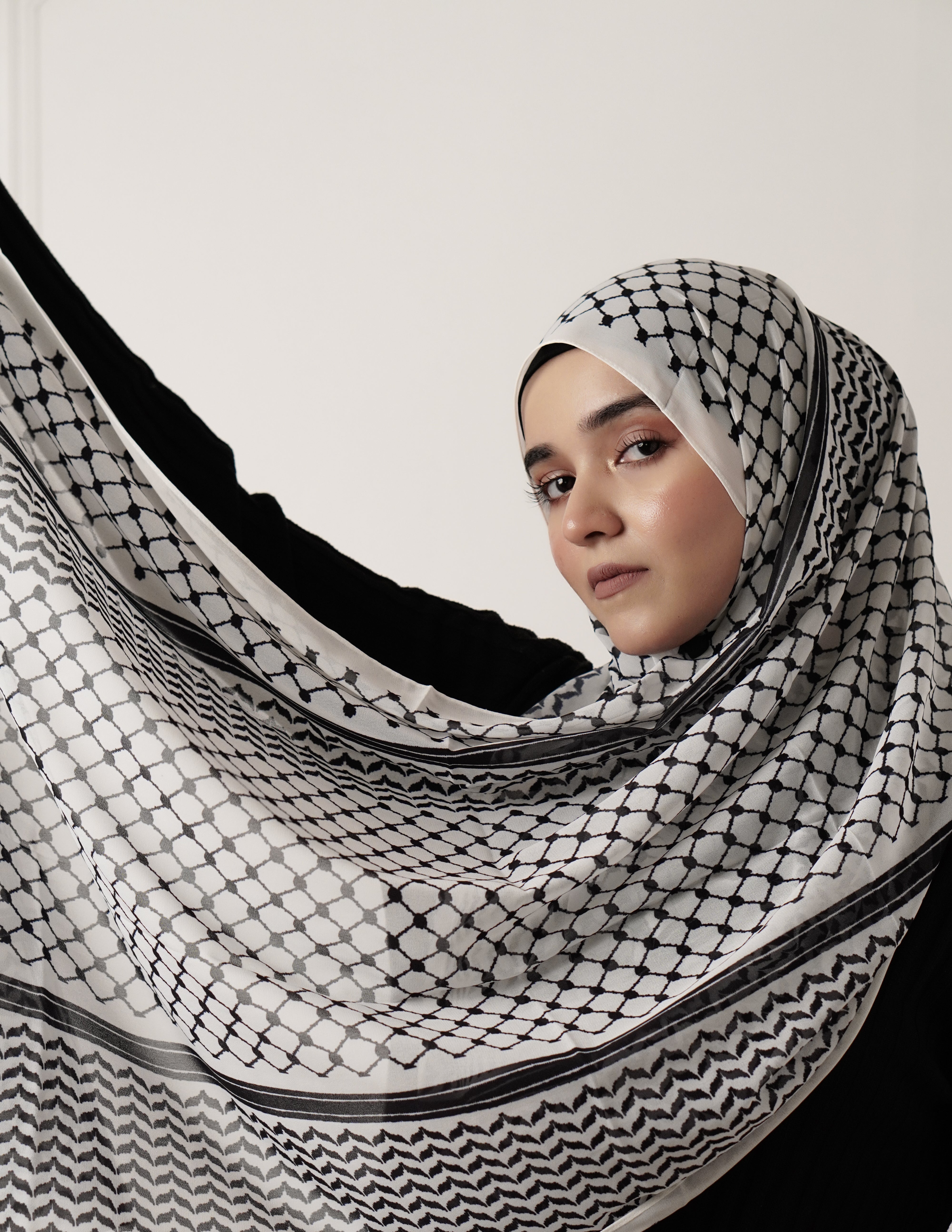 Keffiyeh Hijab - Black