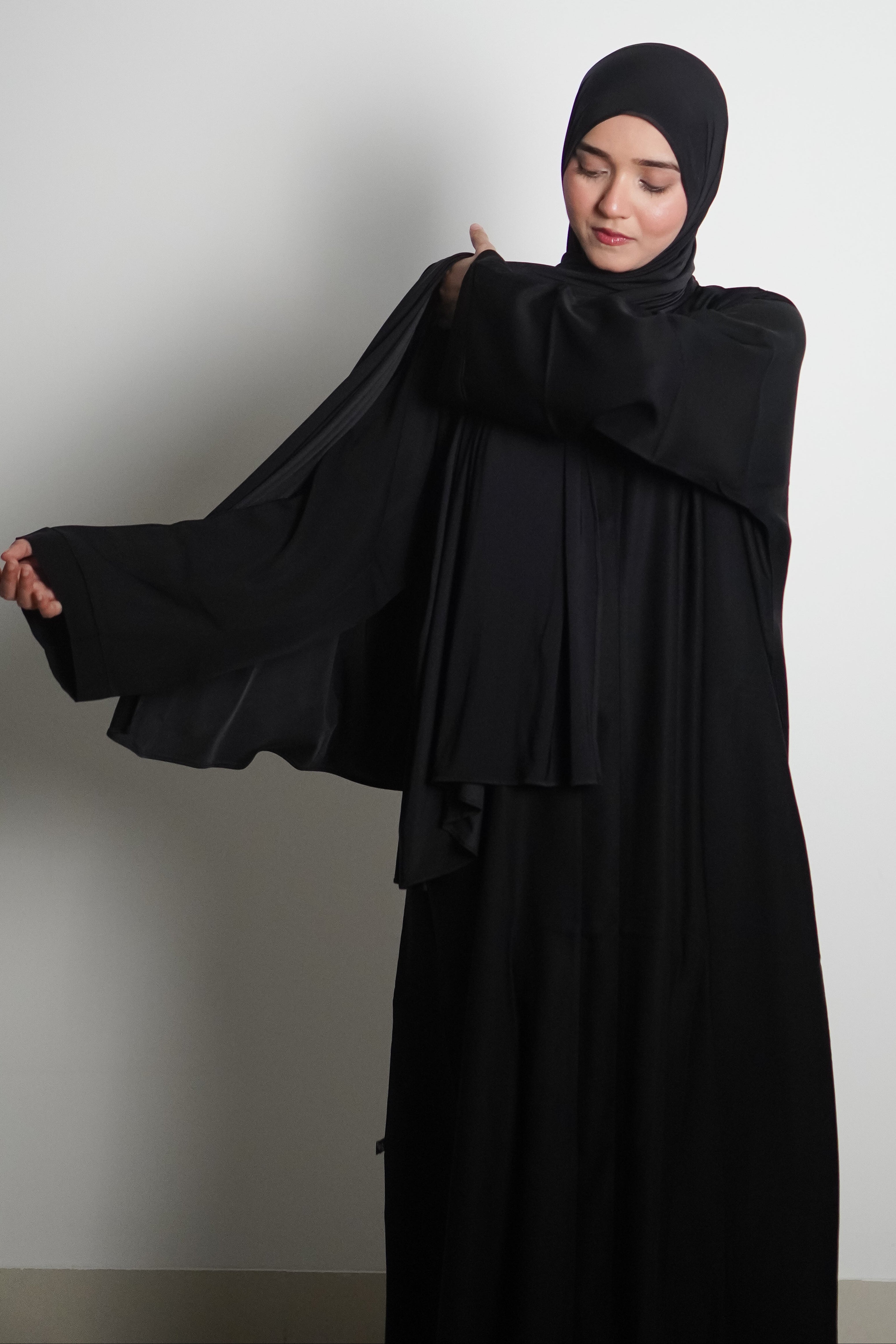 Classic Black Abayah 2.0