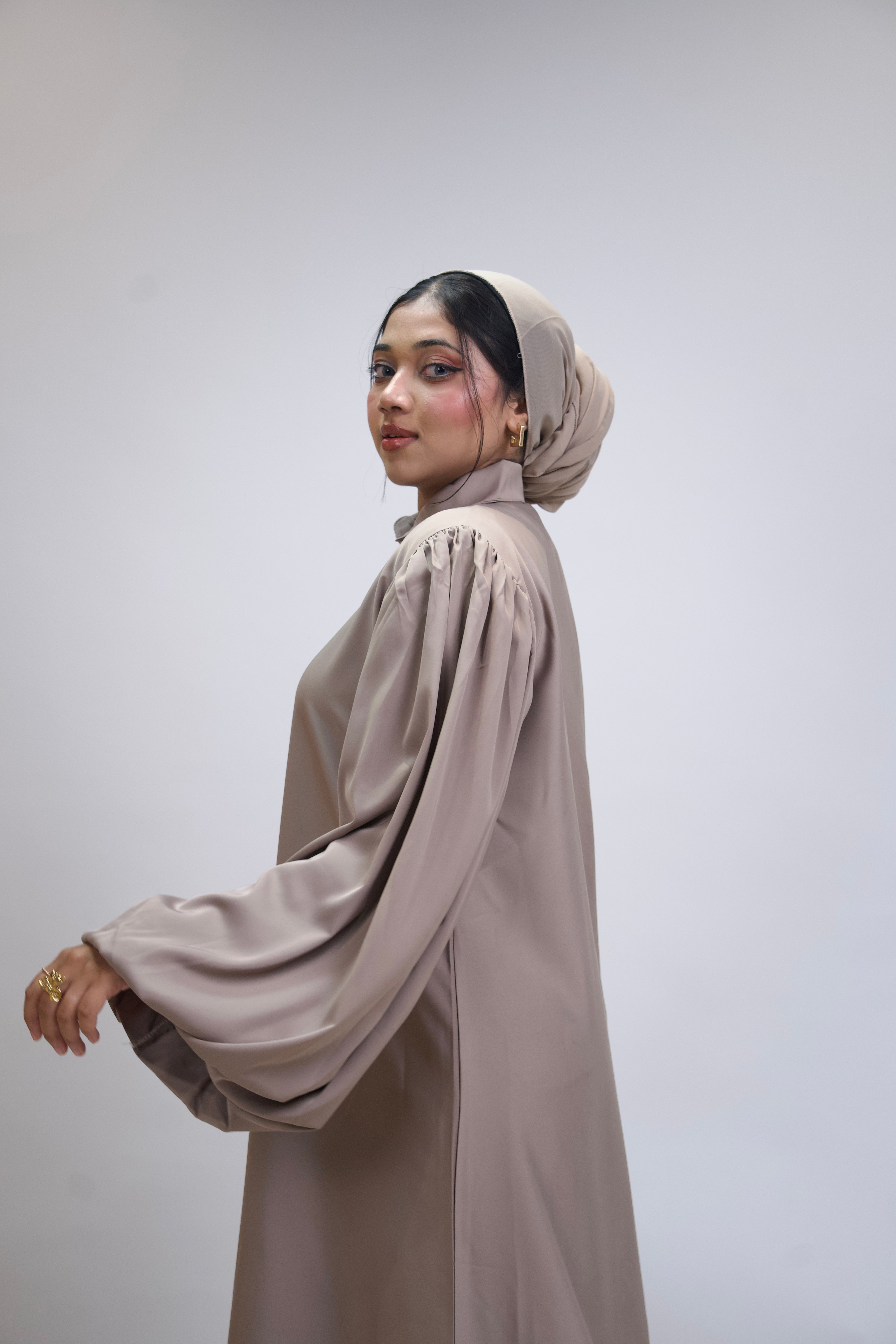 BALLOON SLEEVES ABAYAH - BEIGE