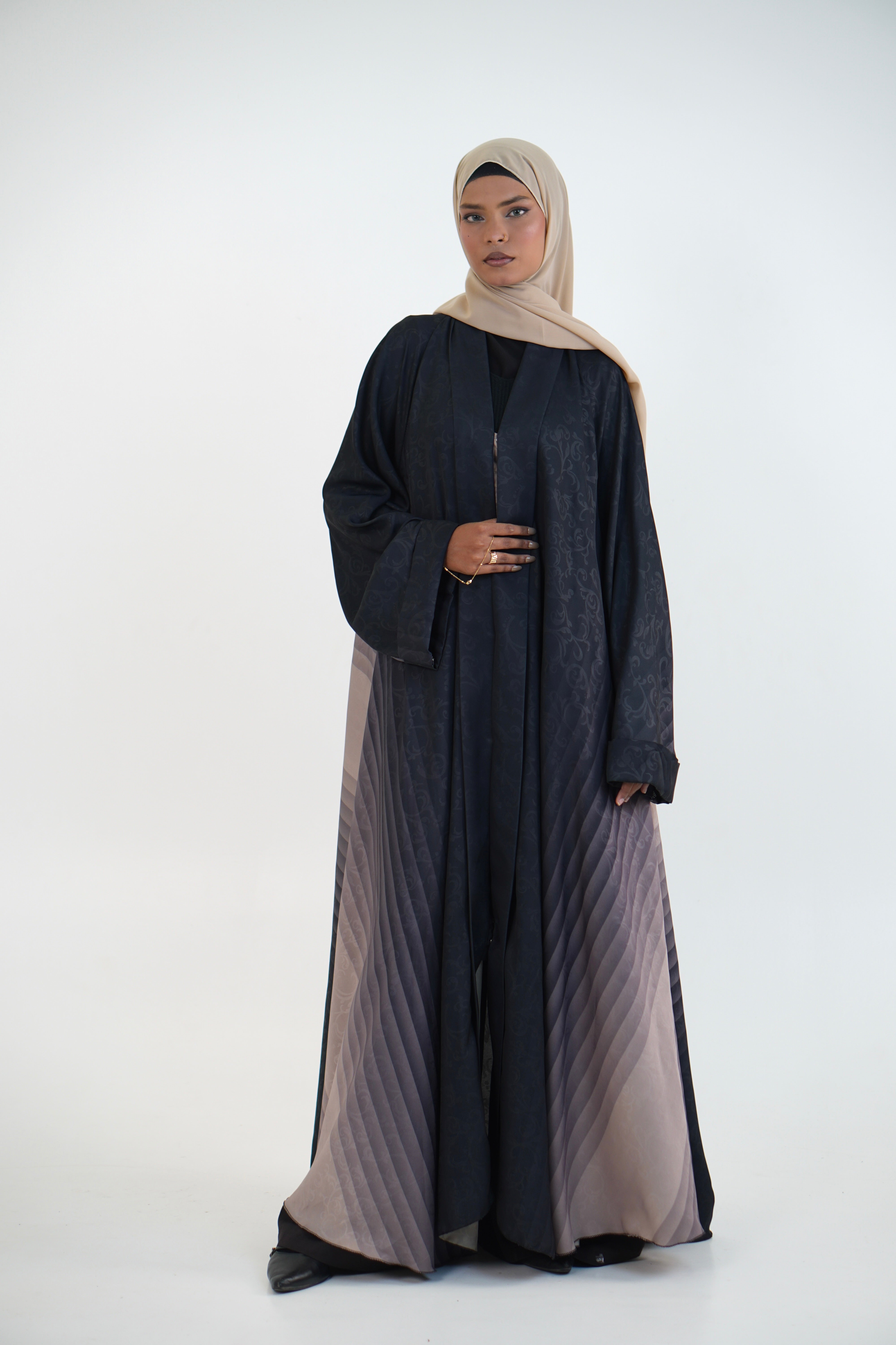 TEXTURED OMBRE PLEATED ABAYAH