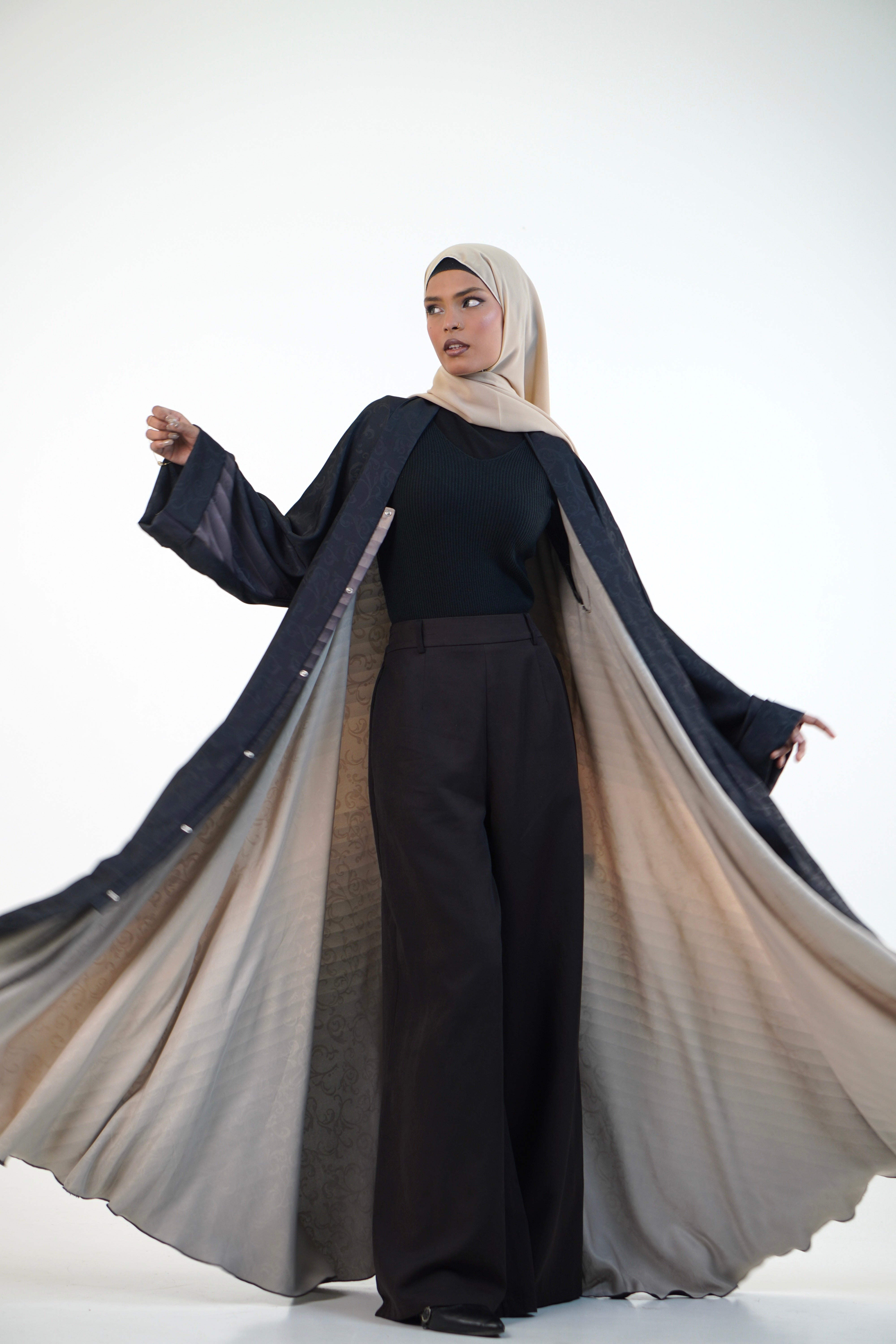 TEXTURED OMBRE PLEATED ABAYAH