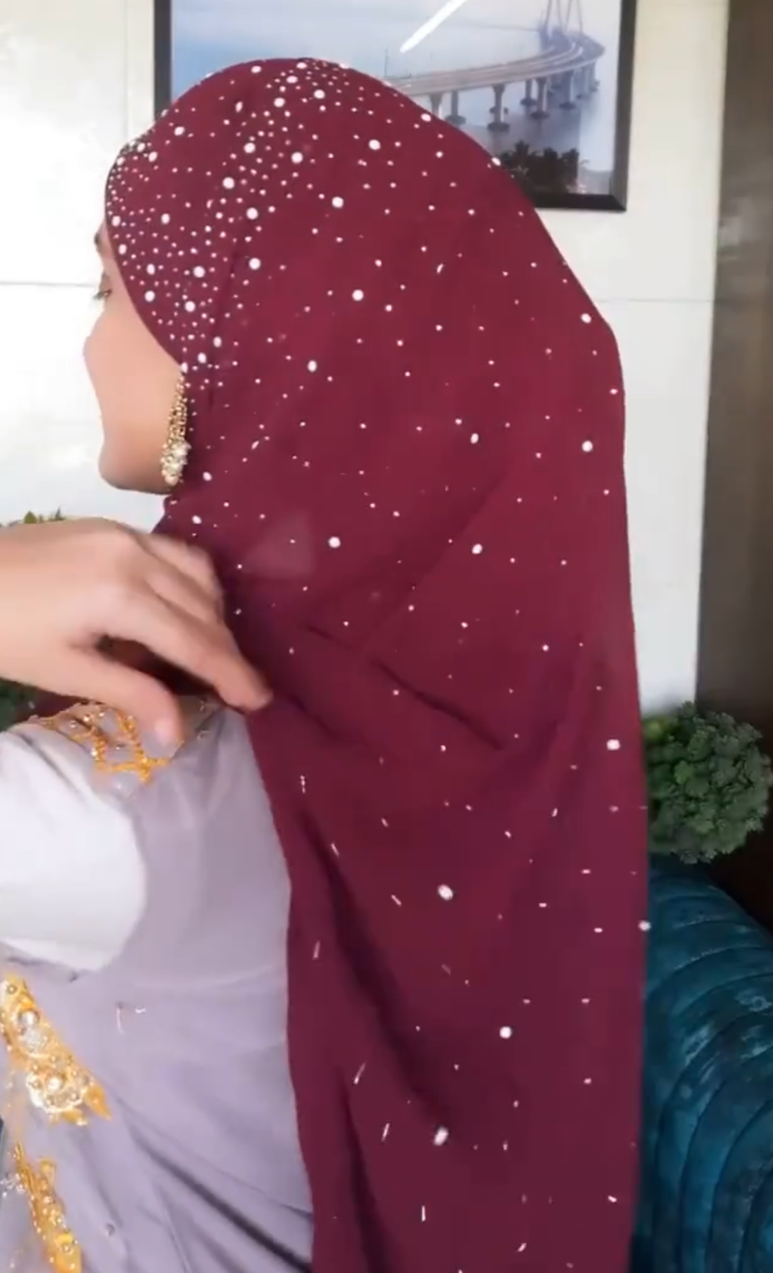 Pearls & Stone - Maroon