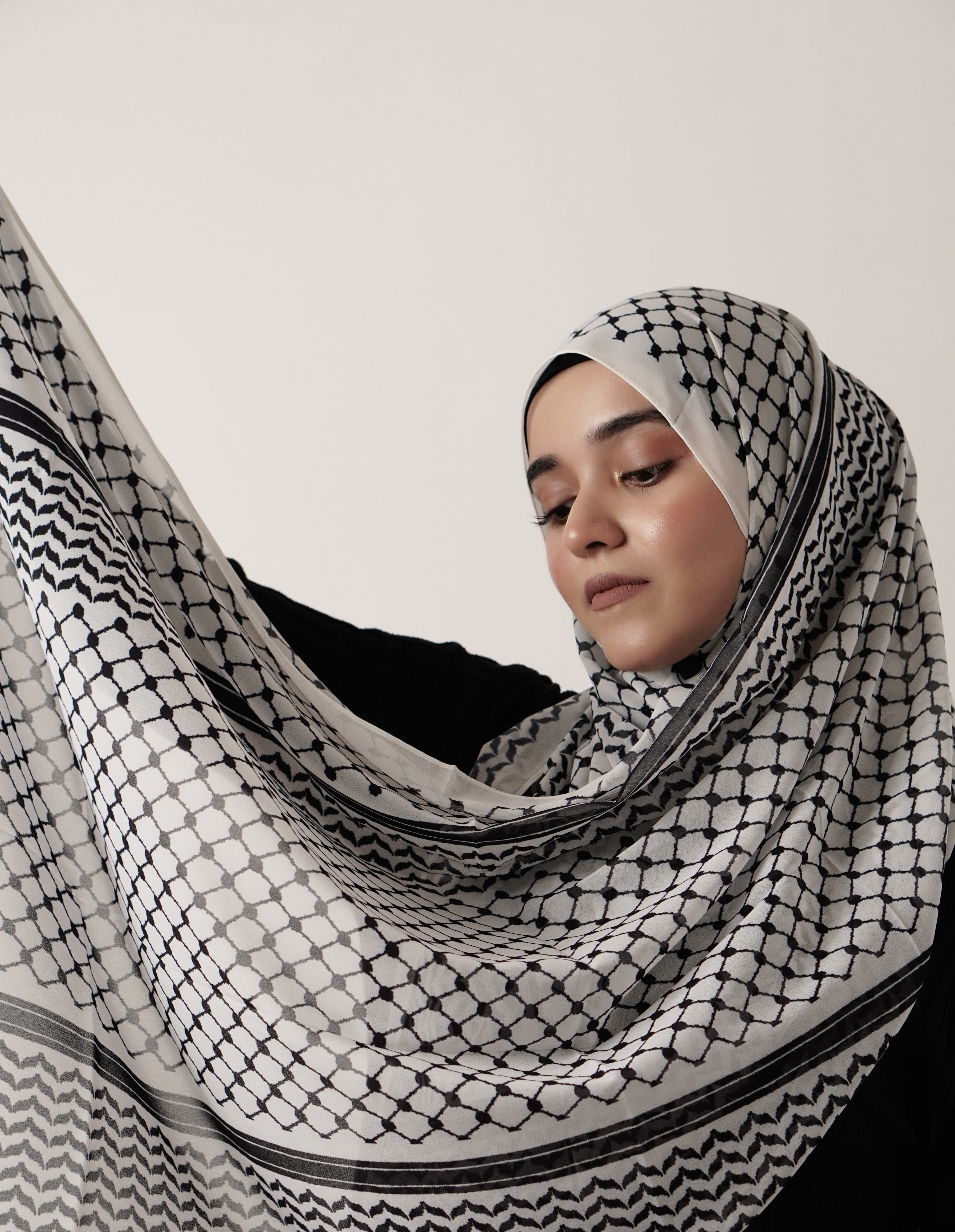 Keffiyeh Hijab - Black