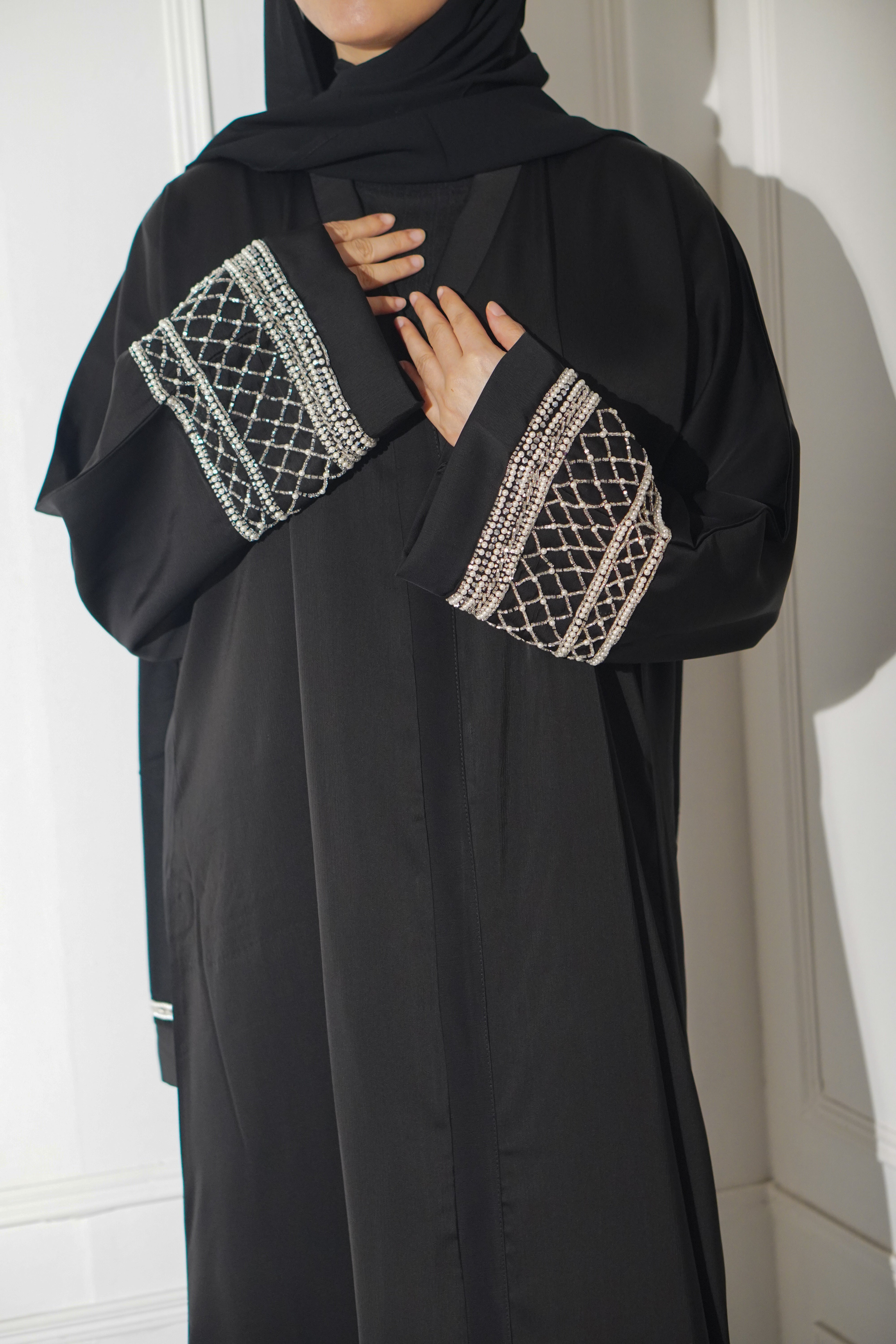 Manal Abayah - Pearl White