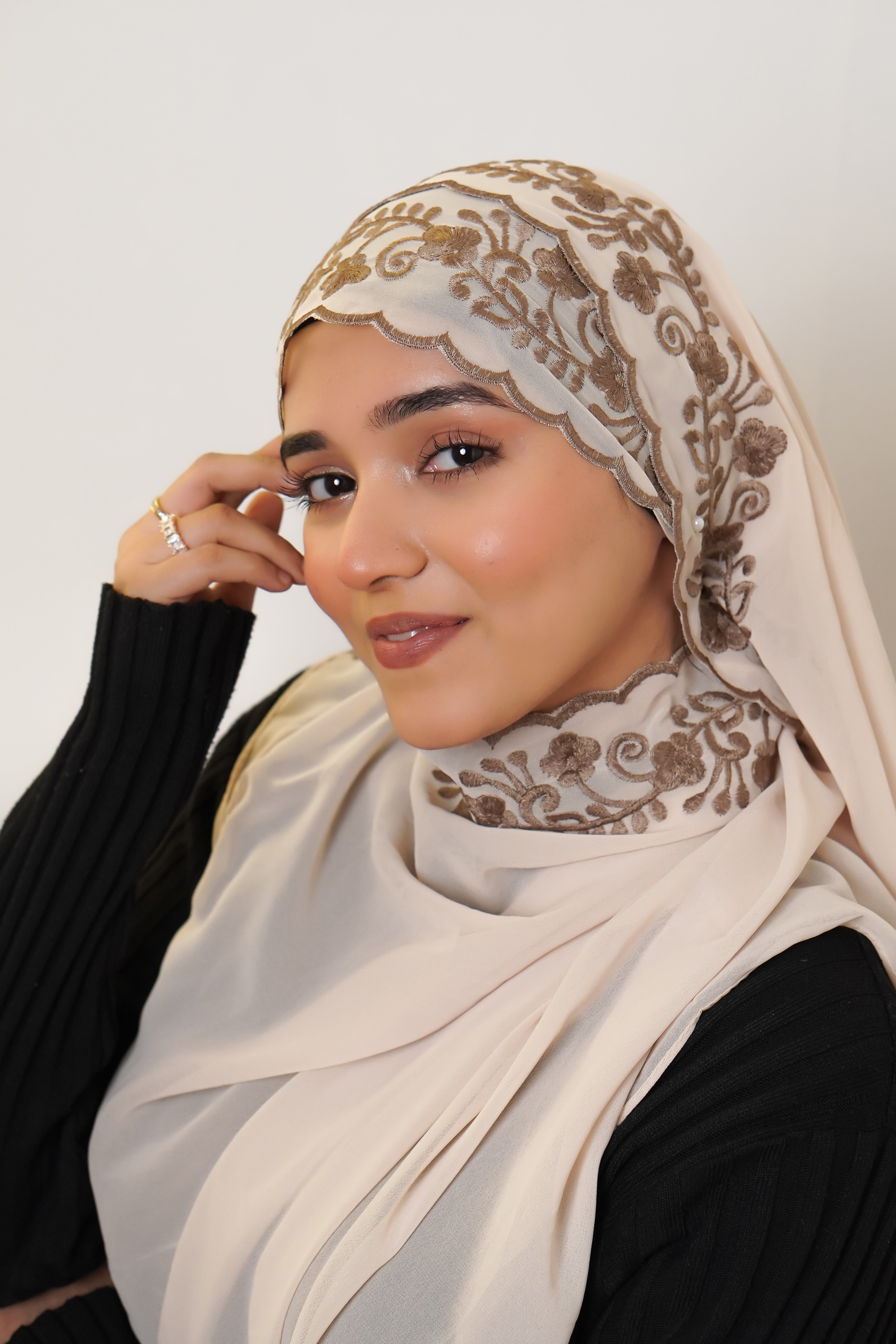 EMBROIDERED HIJAB - Crème