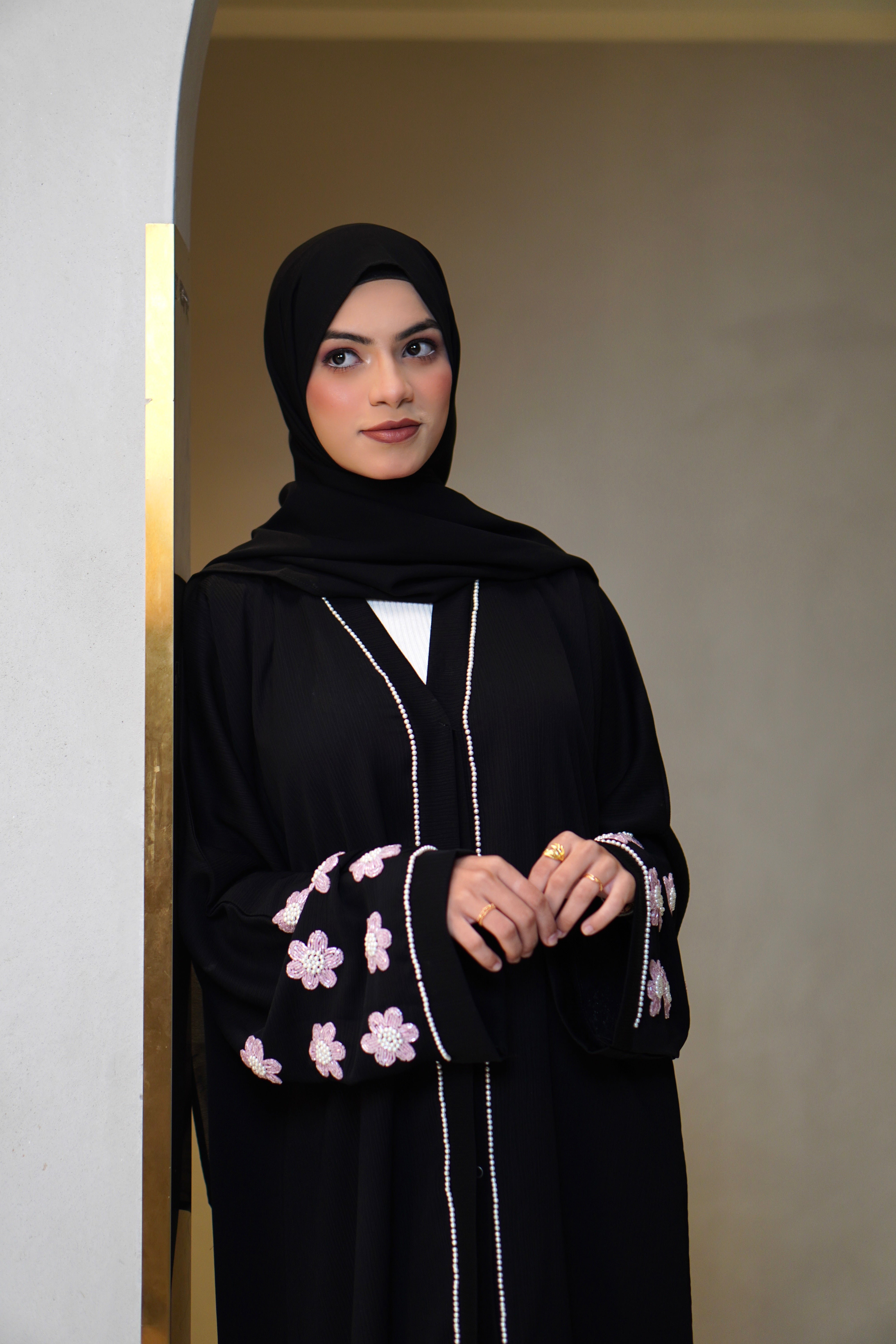 Pearl Noir Abayah