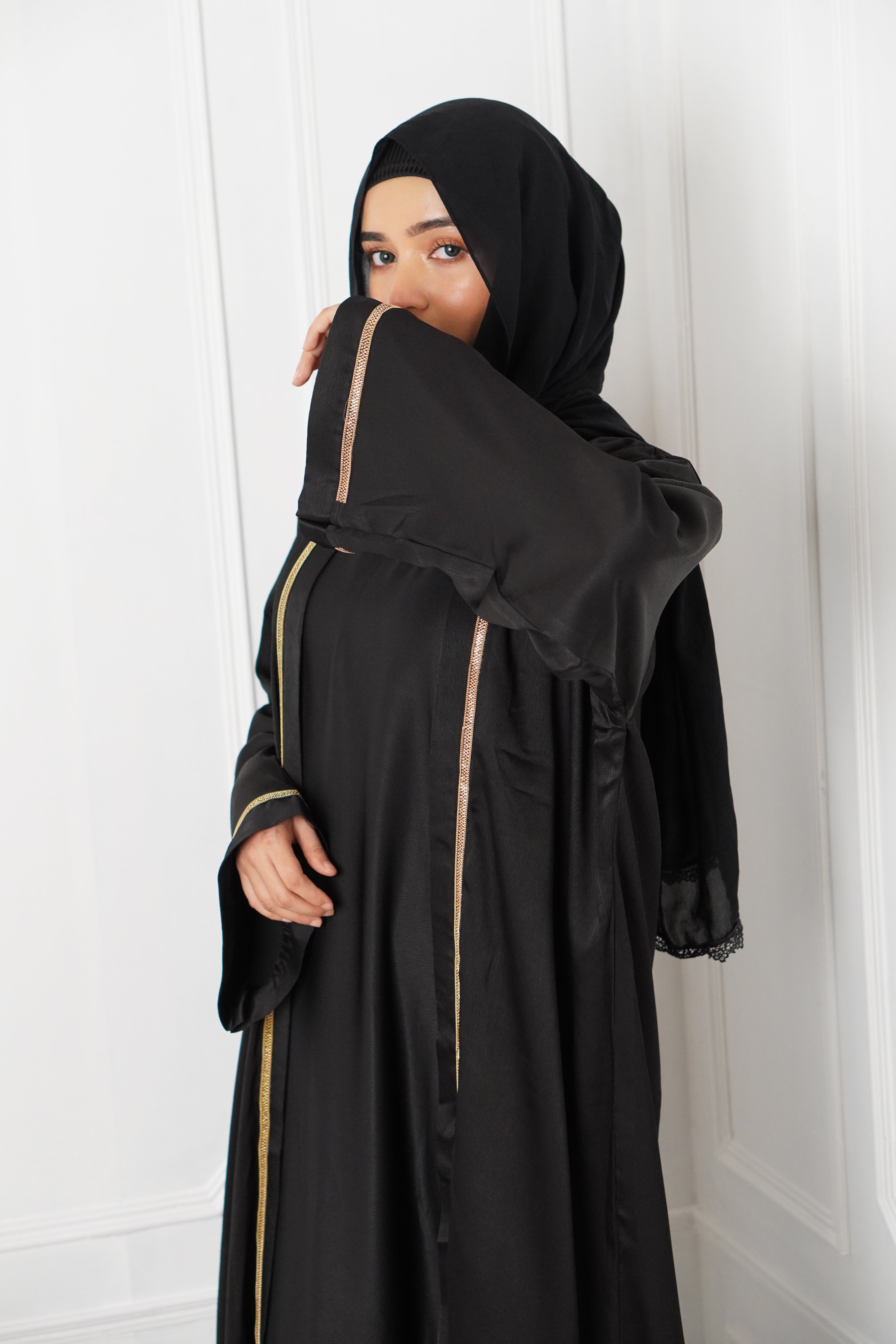 REHNUMA ABAYAH - MIDNIGHT BLACK