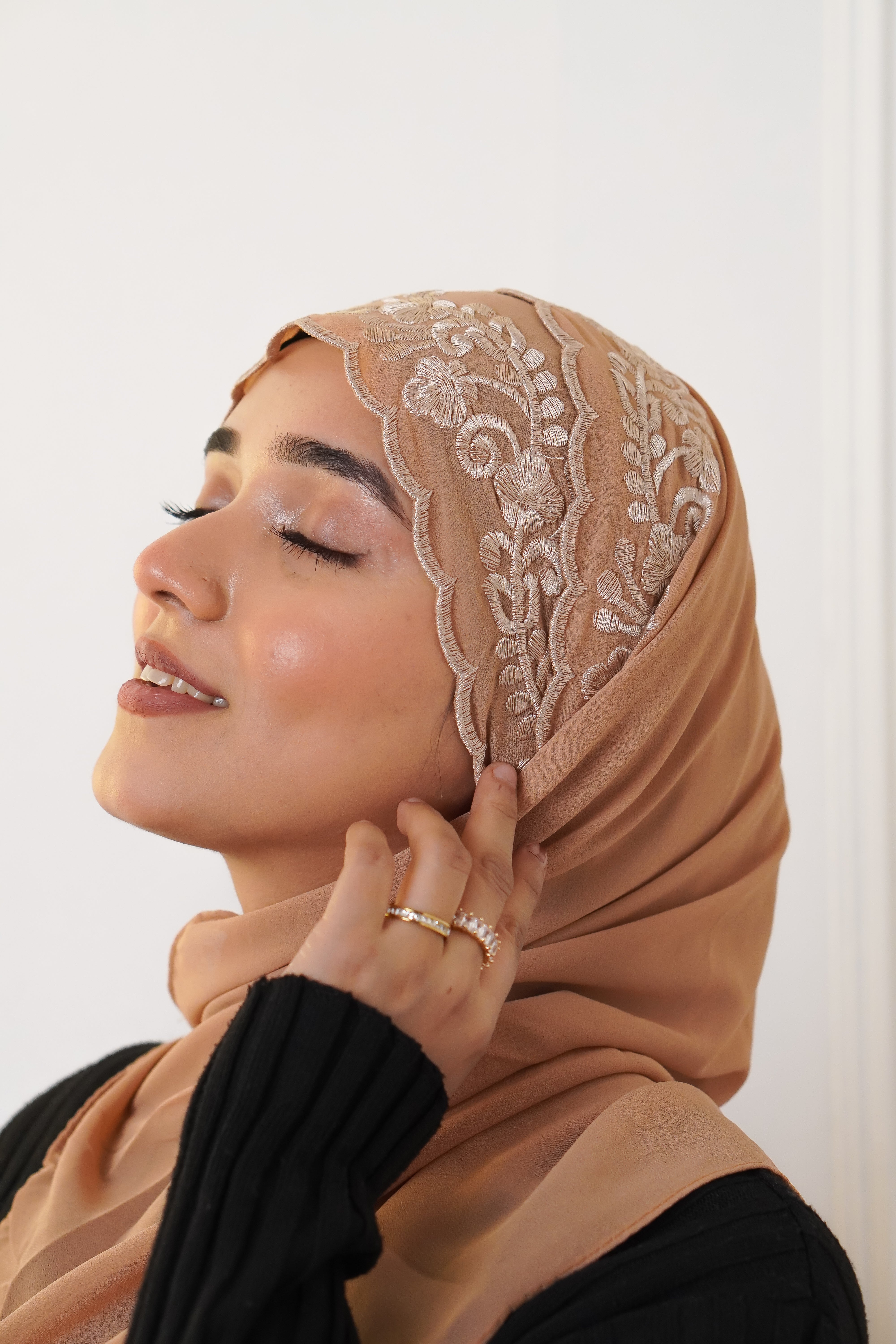 EMBROIDERED HIJAB - Peach