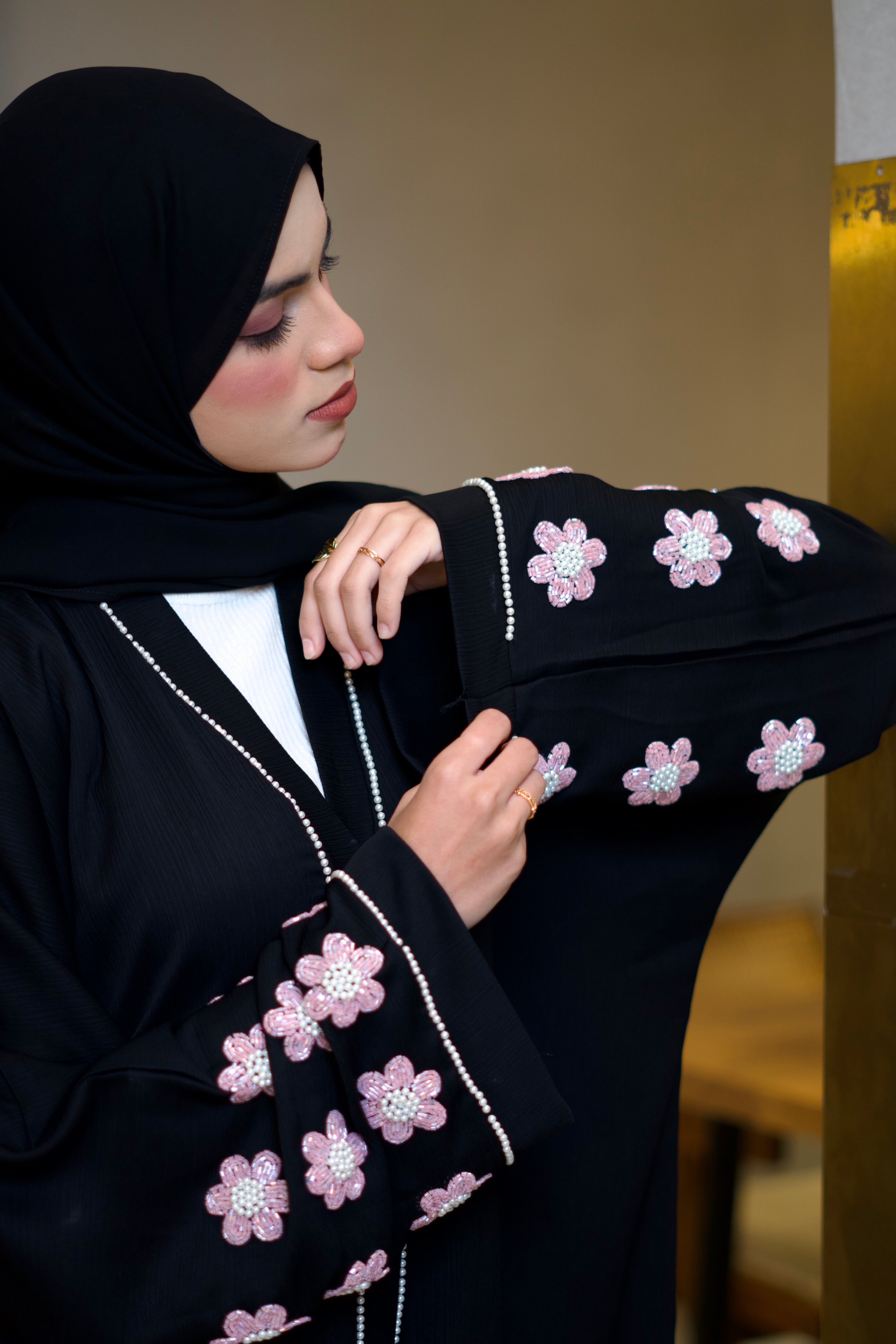 Pearl Noir Abayah