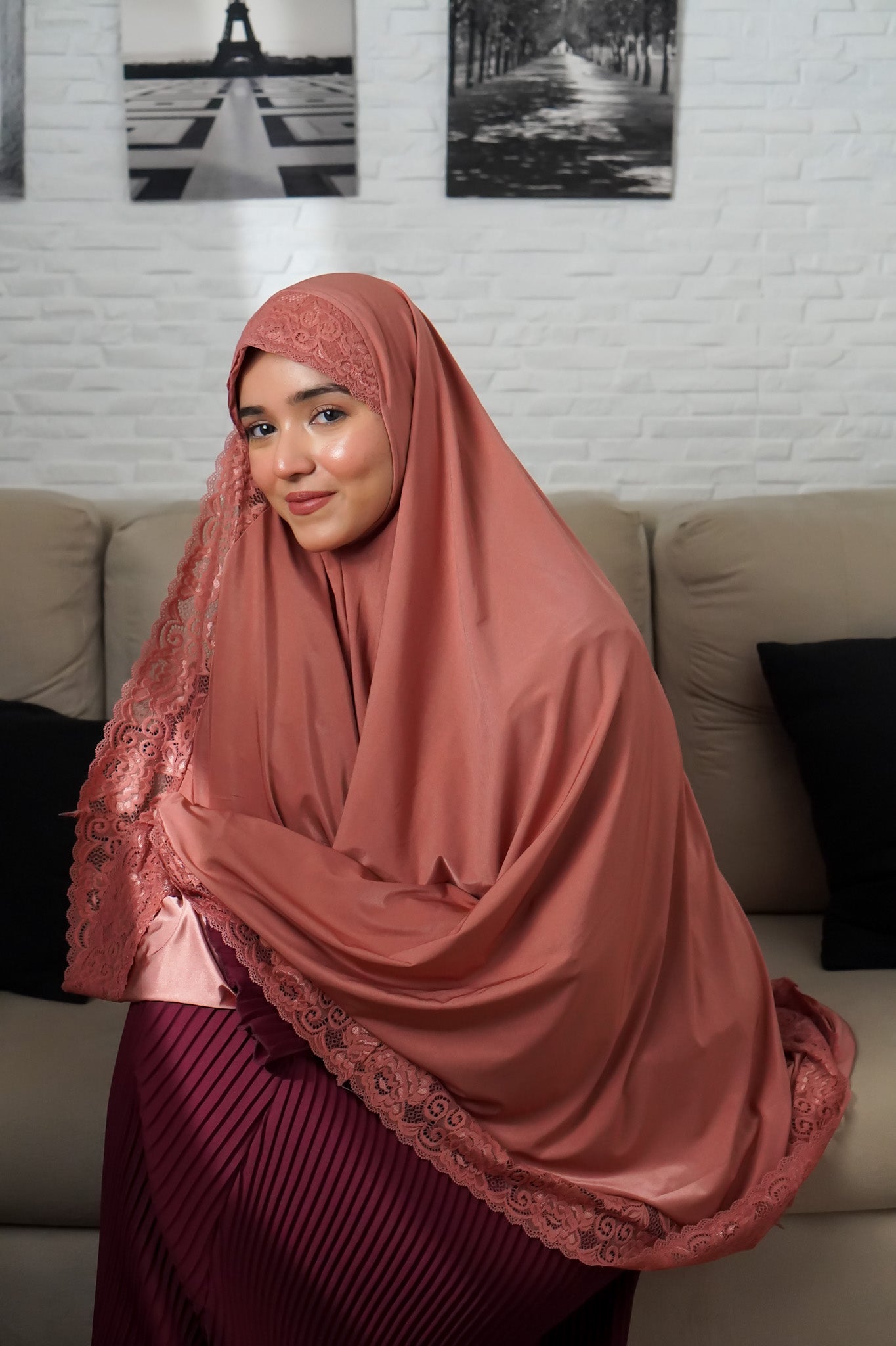 LACE MAKHNA