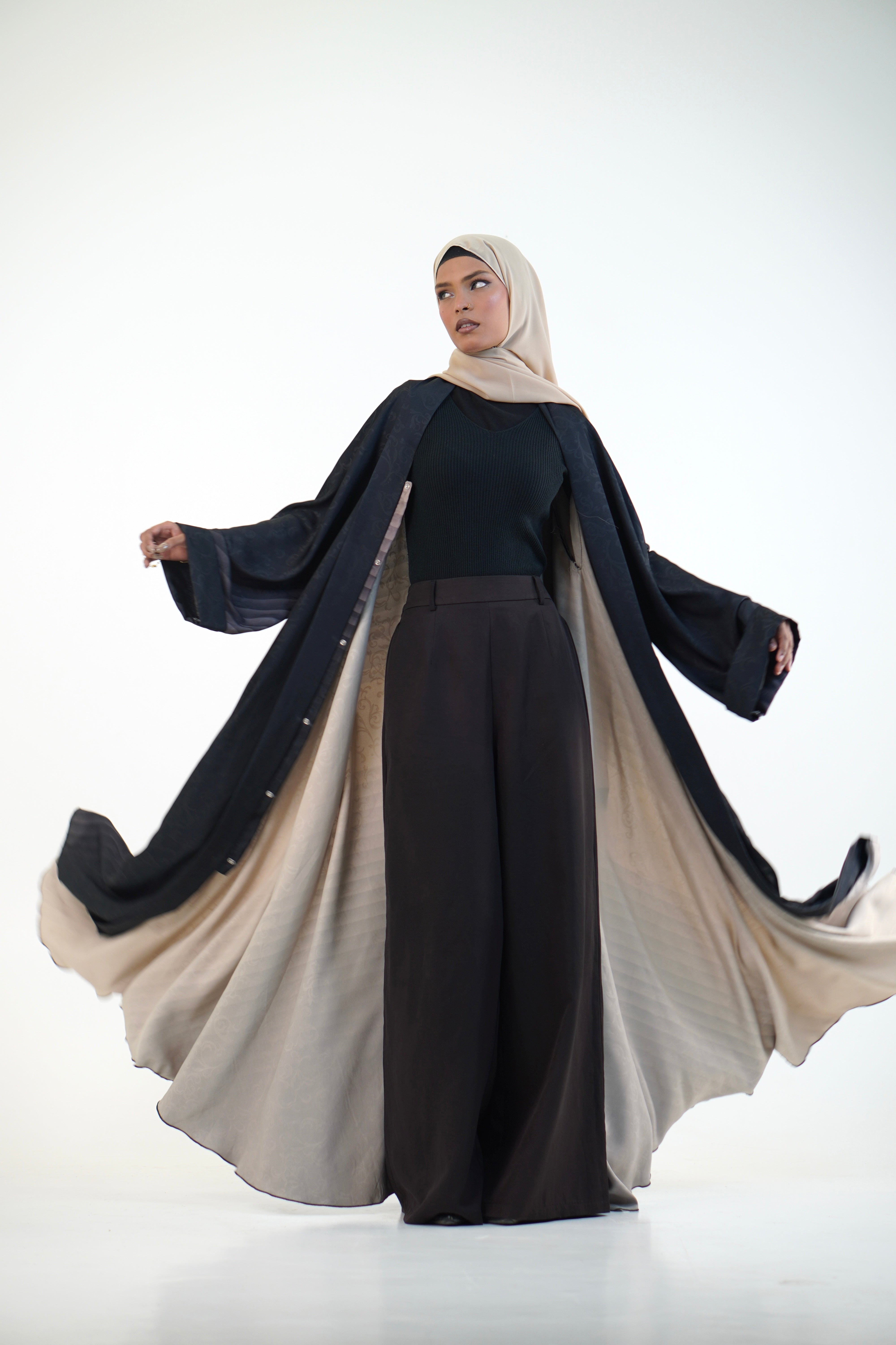 TEXTURED OMBRE PLEATED ABAYAH