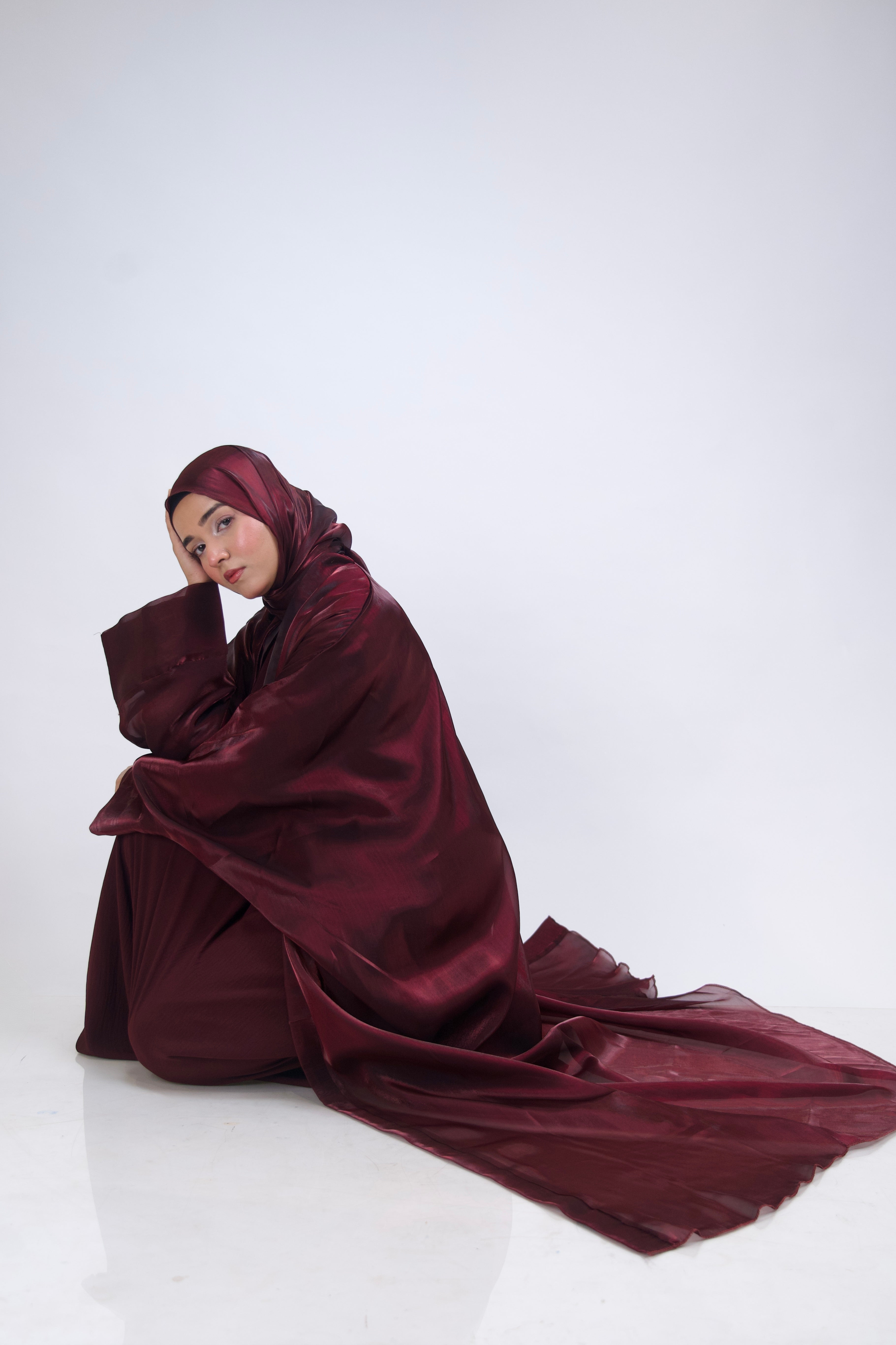KHALEEJI ABAYAH - CHERRY MAROON