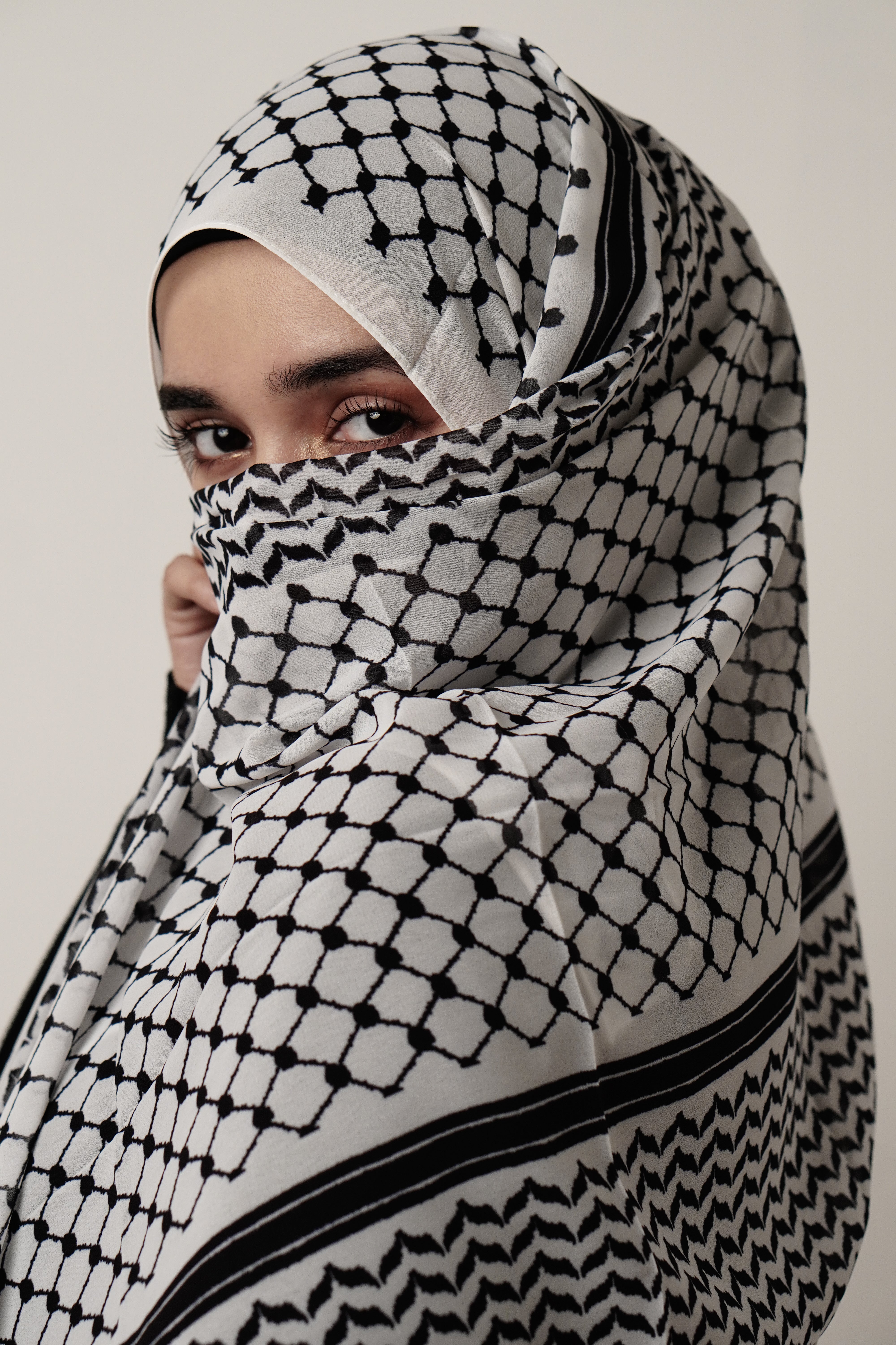 Keffiyeh Hijab - Black