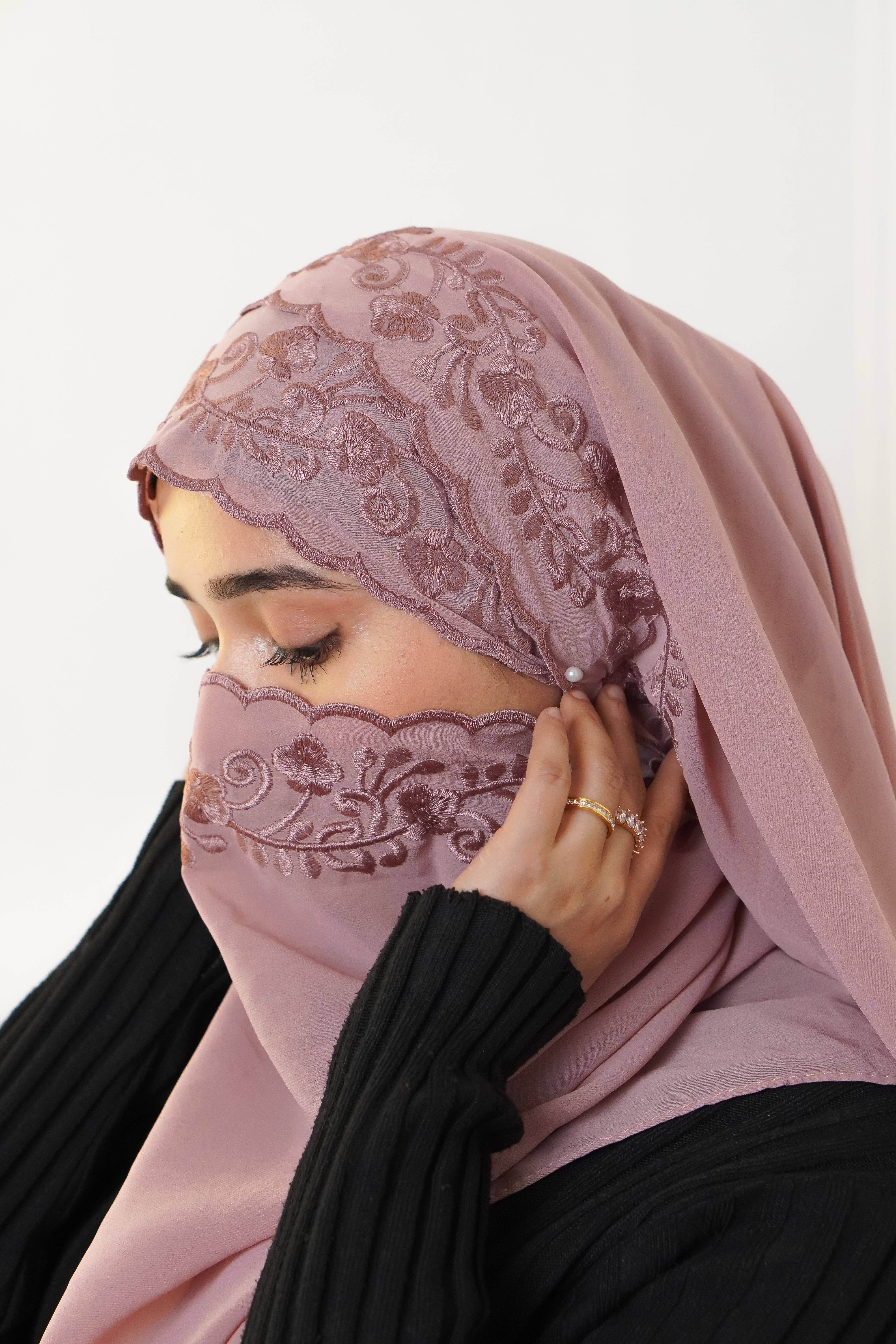 EMBROIDERED HIJAB - Pink