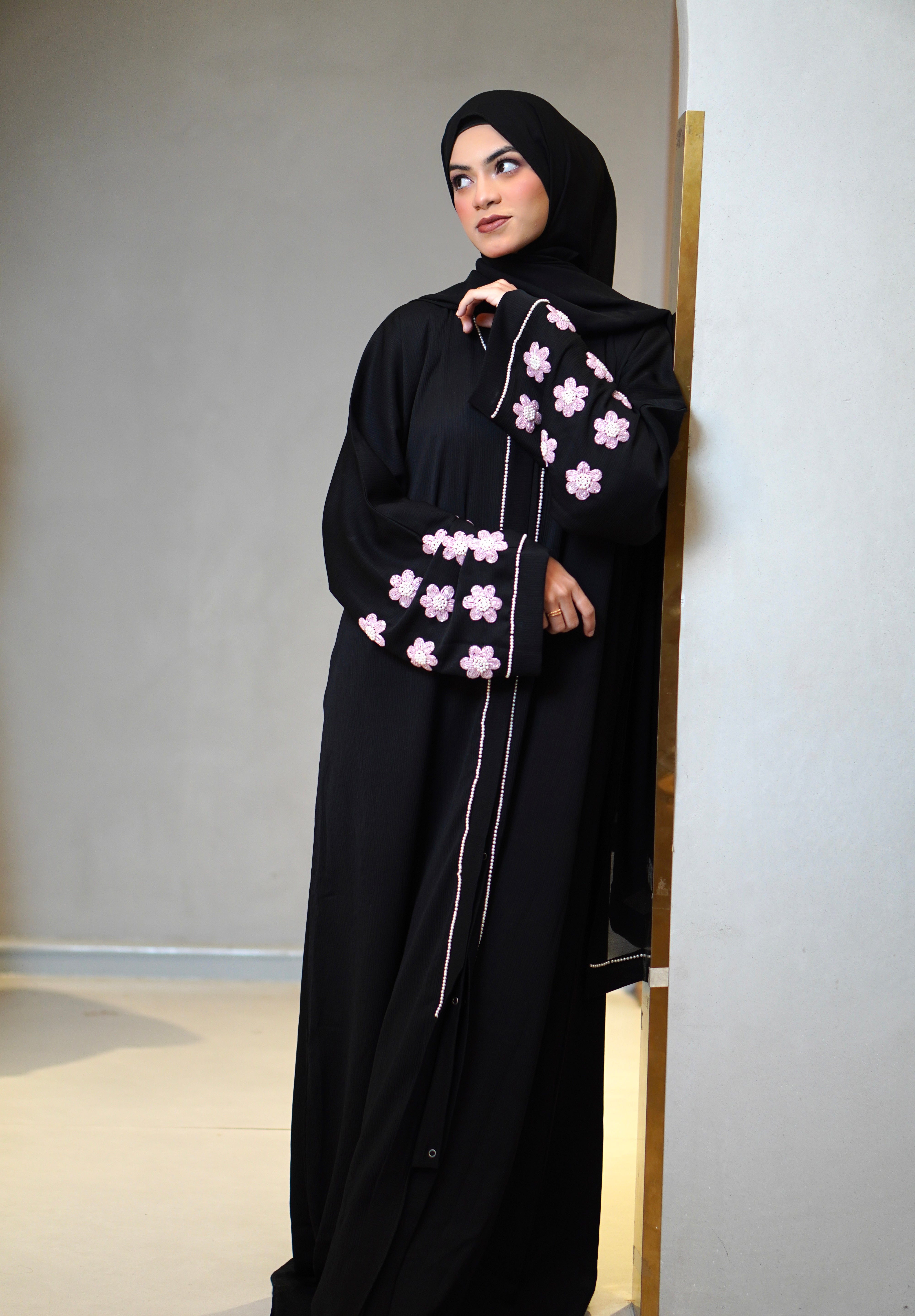 Pearl Noir Abayah