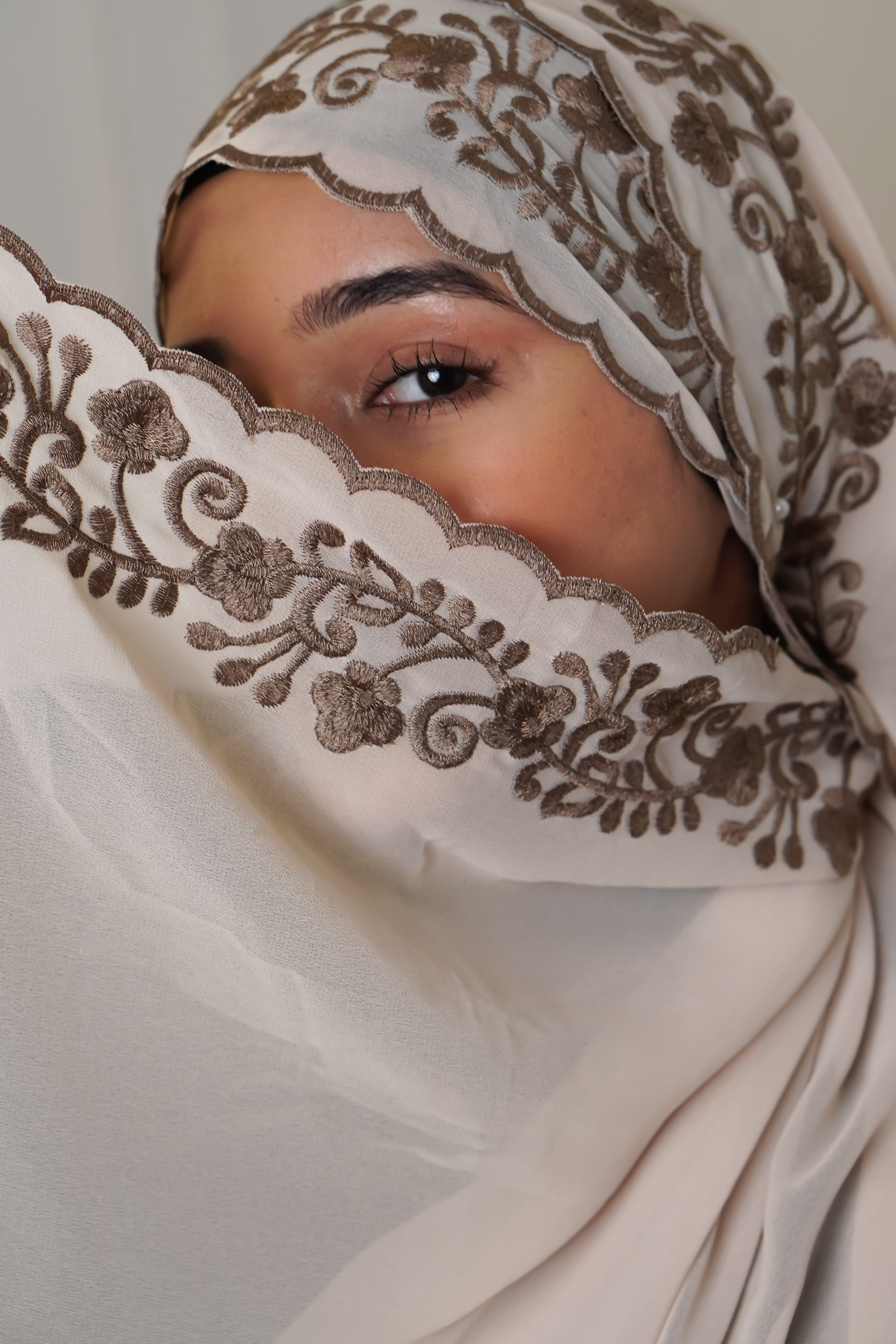 EMBROIDERED HIJAB - Crème