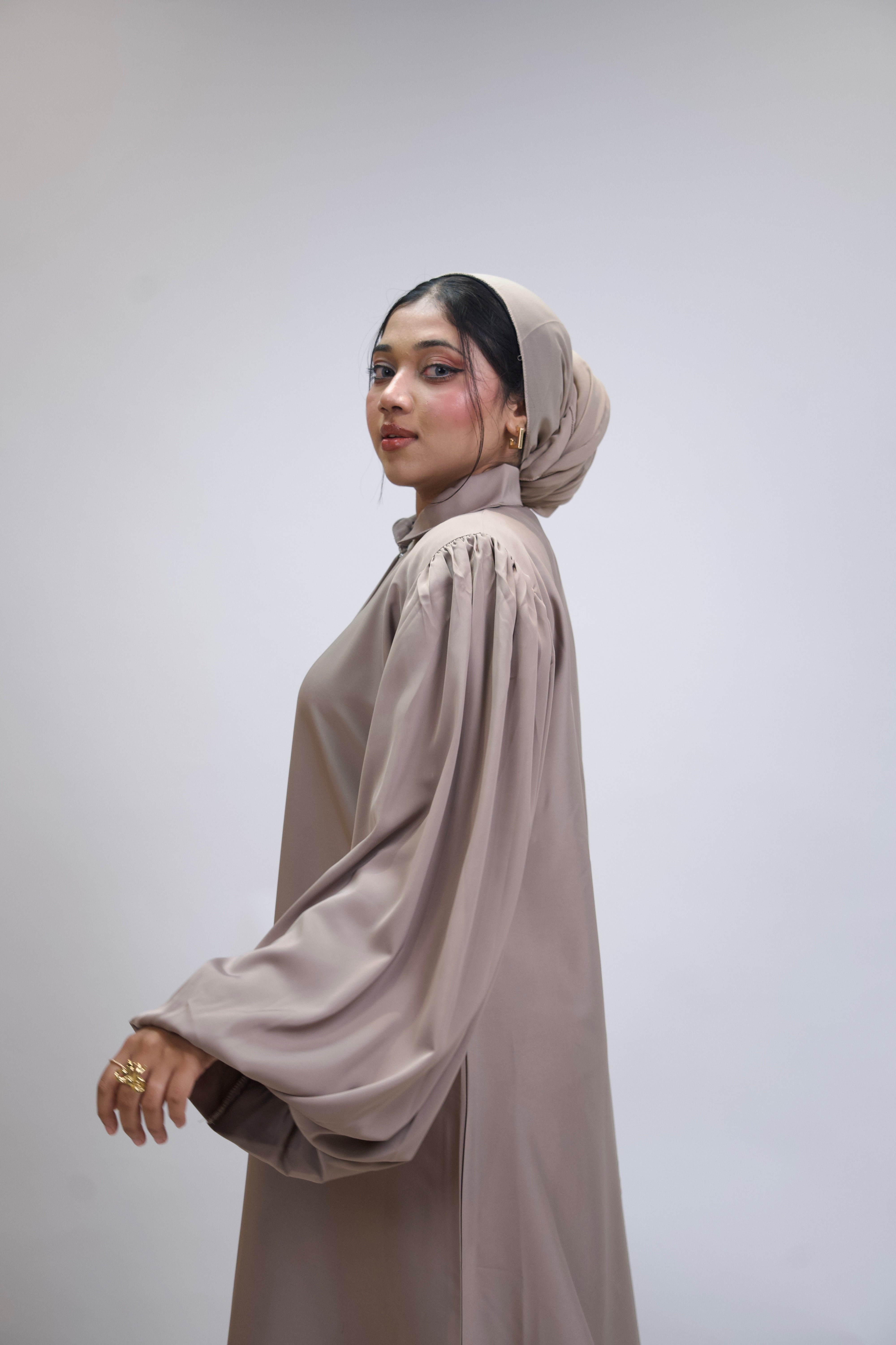 BALLOON SLEEVES ABAYAH - BEIGE