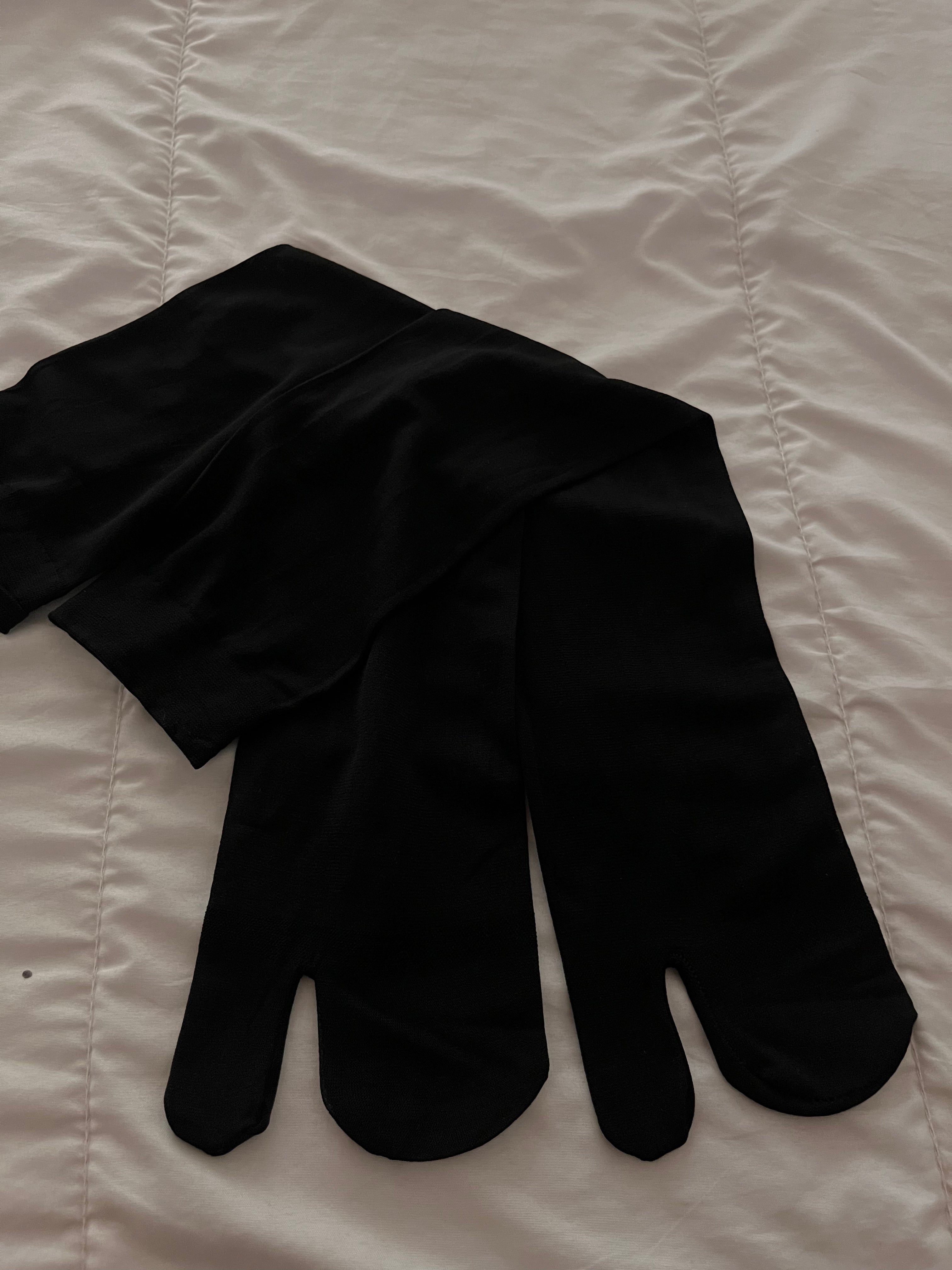 ABAYAH TOE SOCKS