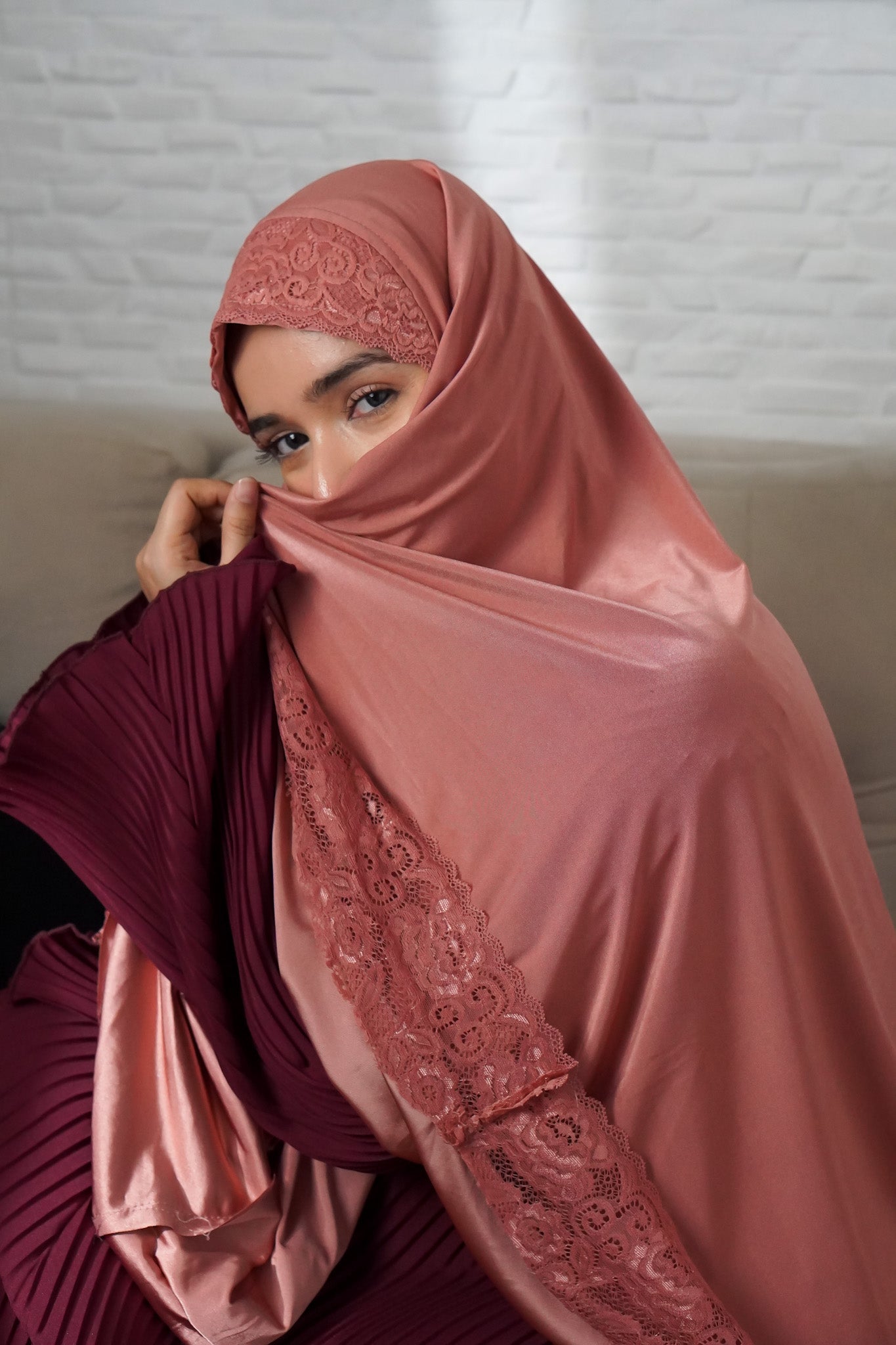 LACE MAKHNA